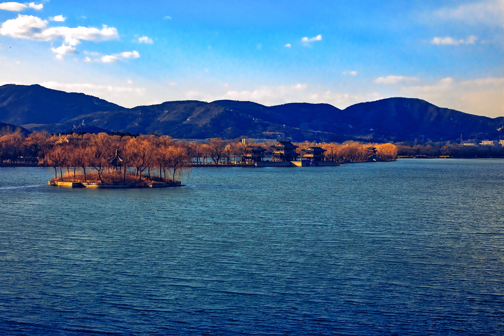 Canon EOS 5DS R + EF75-300mm f/4-5.6 sample photo. The summer palace photography