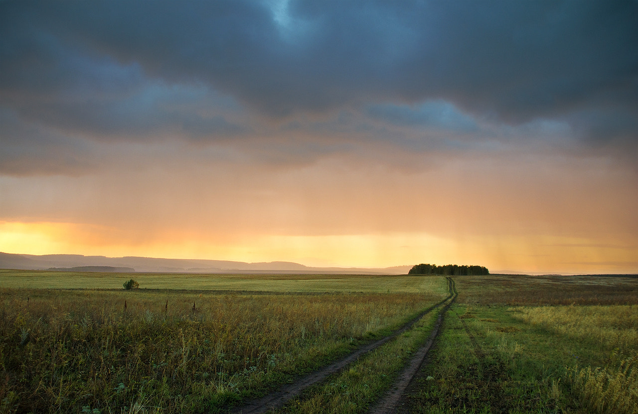 Sony SLT-A55 (SLT-A55V) + Sigma 18-200mm F3.5-6.3 DC sample photo. Свинцовой тучей тяжелеют небеса... photography