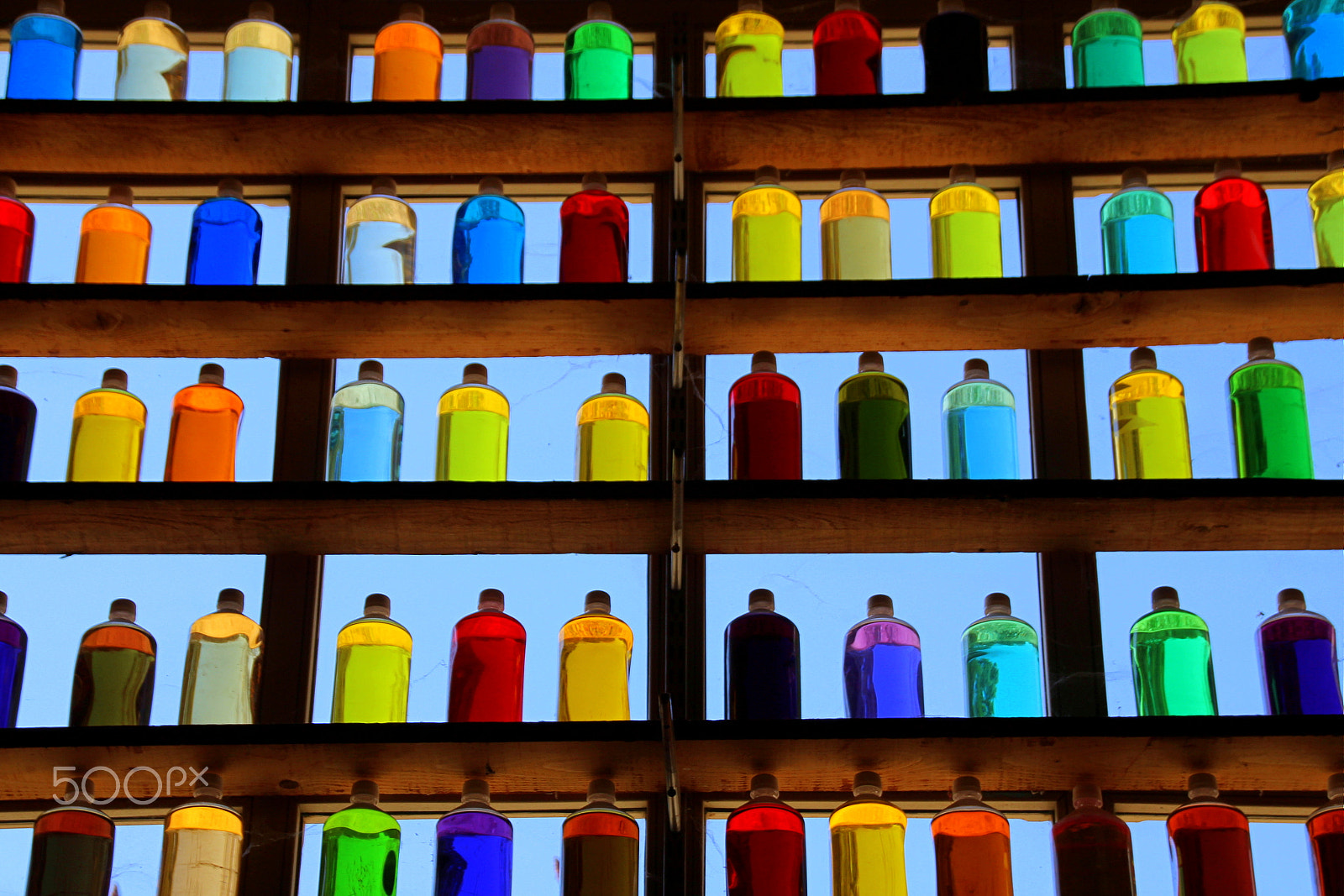 Sigma 18-250mm F3.5-6.3 DC OS HSM sample photo. Panel de couleurs... photography