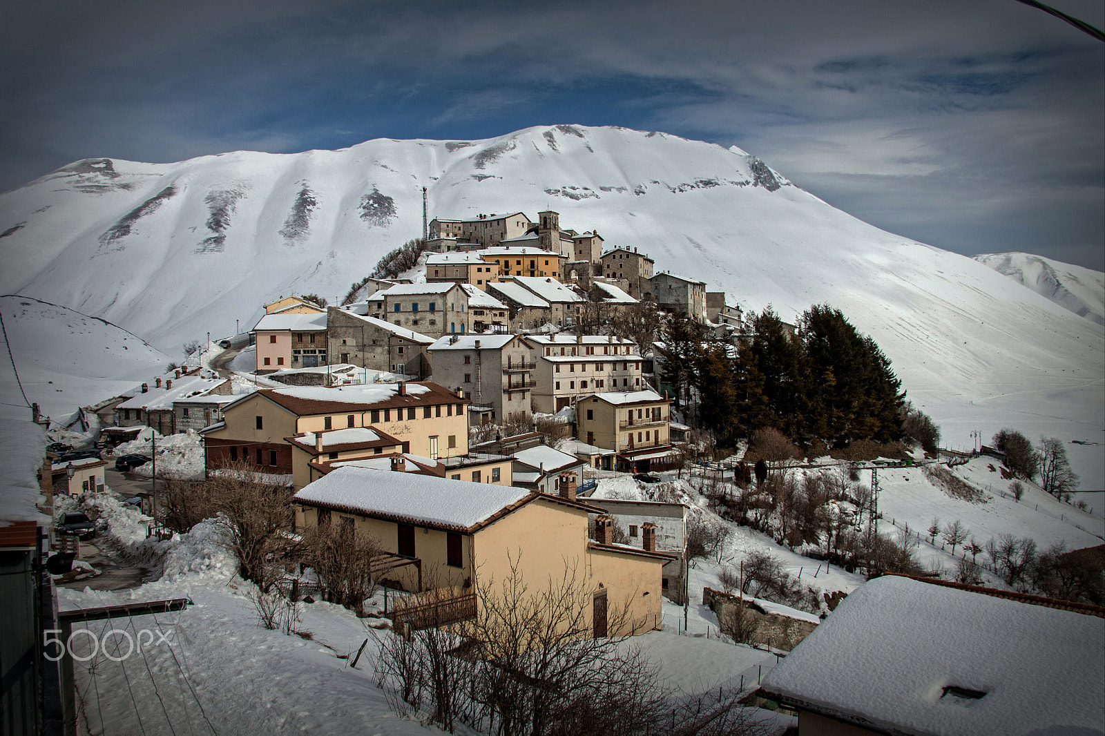 Canon EF-S 17-85mm F4-5.6 IS USM sample photo. Castelluccio photography