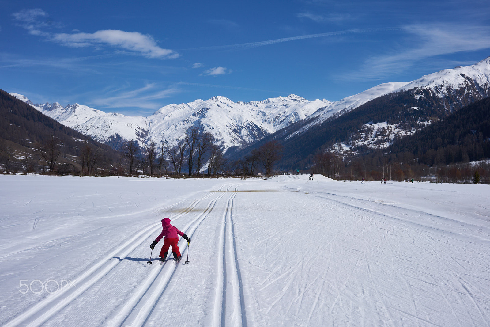 Sony a7R II + Sony Sonnar T* FE 35mm F2.8 ZA sample photo. Young talent on ski-track photography