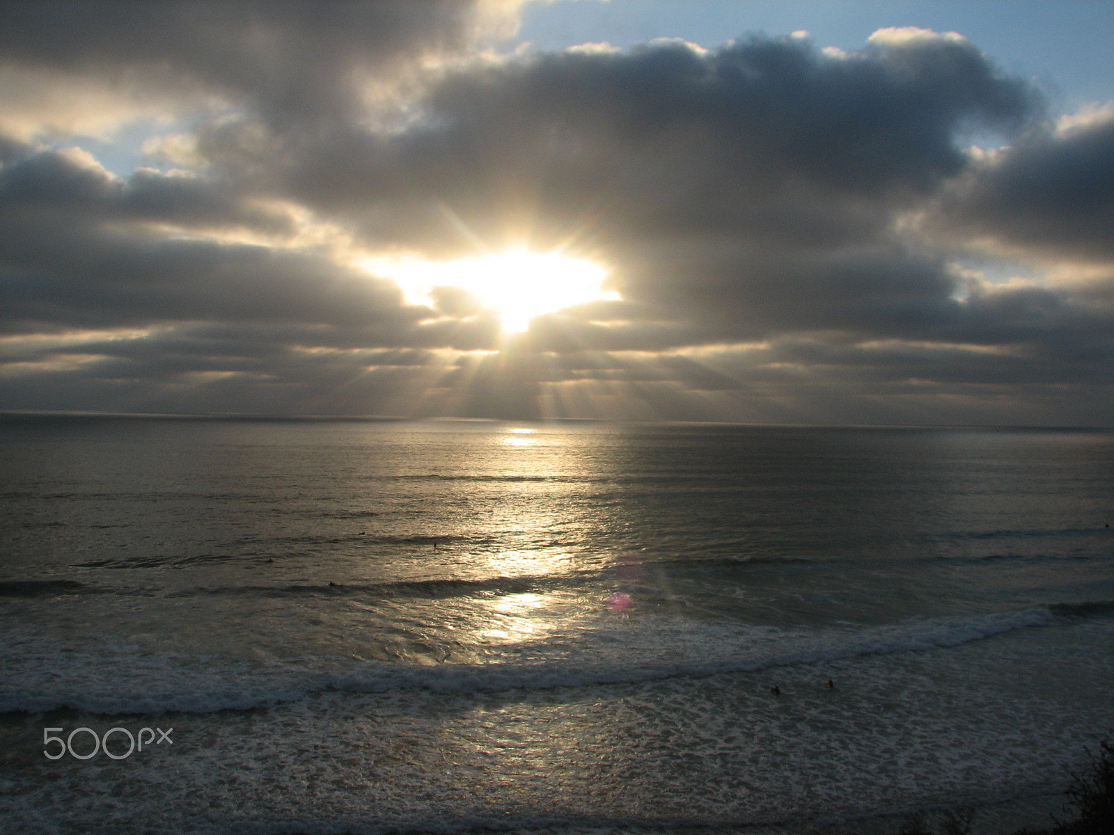 Canon POWERSHOT S2 IS sample photo. Surfers at the beach 2 photography