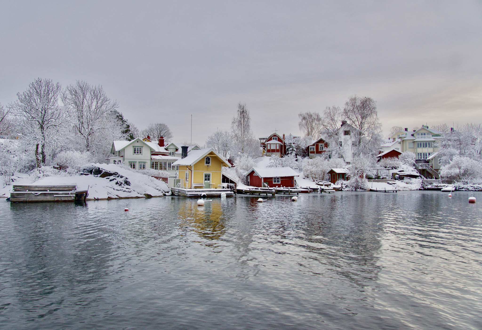 Sony a6000 + Sony E 18-200mm F3.5-6.3 OSS sample photo. Vaxholm in mars photography