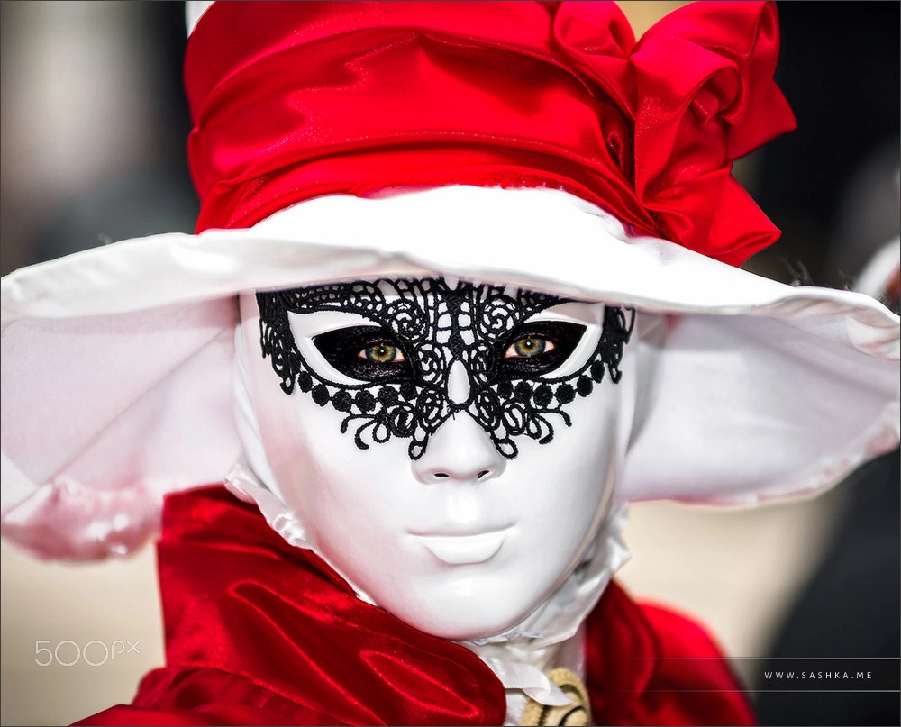 Minolta AF 80-200mm F2.8 HS-APO G sample photo. Rosheim, france: venetian carnival mask photography