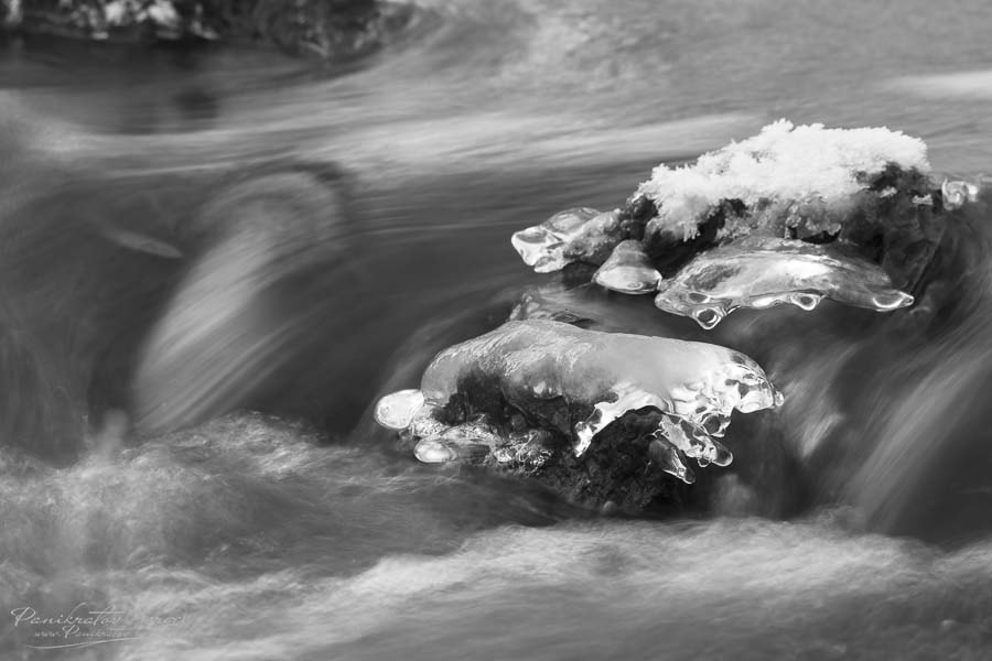 Tamron SP 150-600mm F5-6.3 Di VC USD sample photo. Beautiful ice on river photography