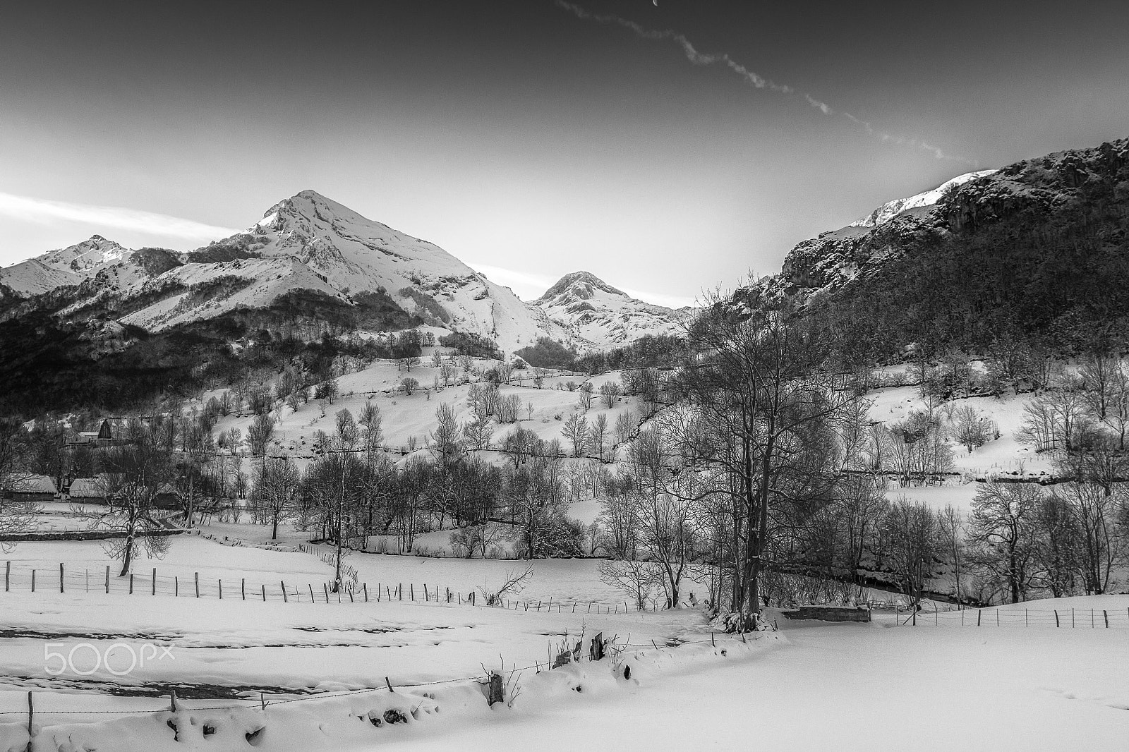 Canon EOS 70D + Sigma 18-35mm f/1.8 DC HSM sample photo. After snow photography