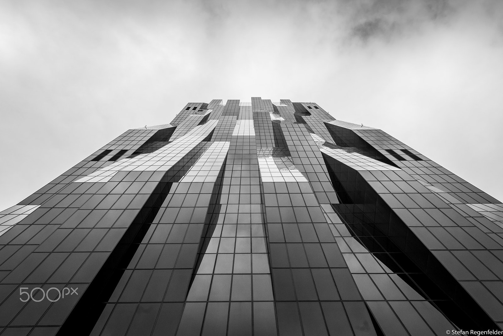 Nikon AF-S Nikkor 14-24mm F2.8G ED sample photo. Danube tower photography