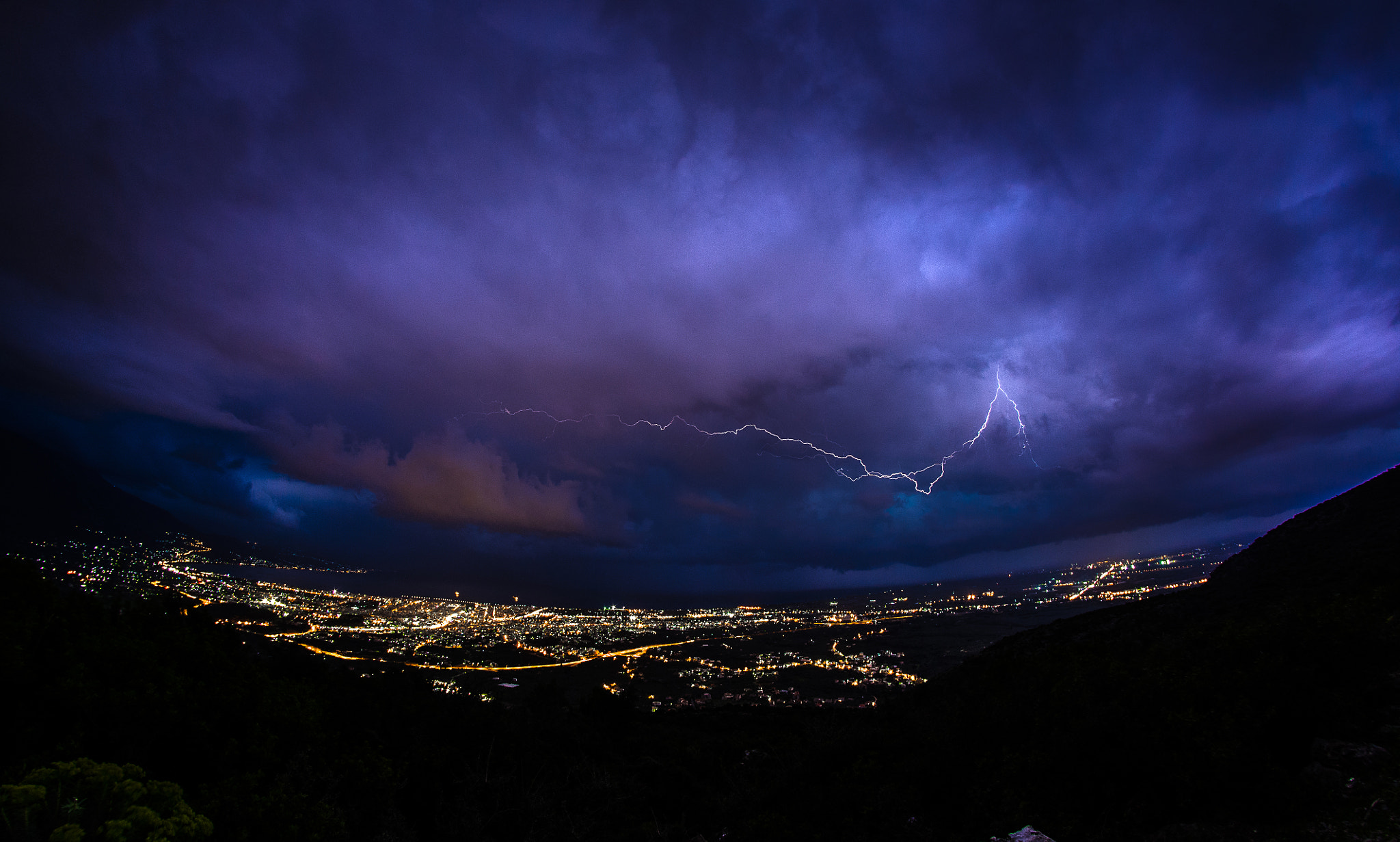 Nikon D7000 + Samyang 8mm F3.5 Aspherical IF MC Fisheye sample photo. Lightning photography