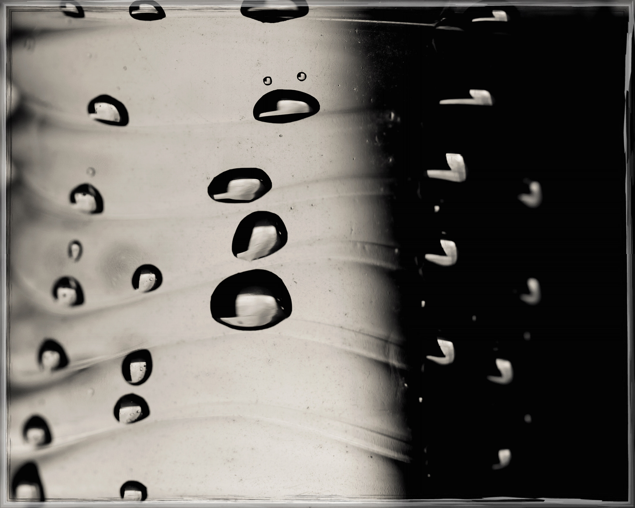 Canon EF 100mm F2.8L Macro IS USM sample photo. Water drops on plastic,2 photography