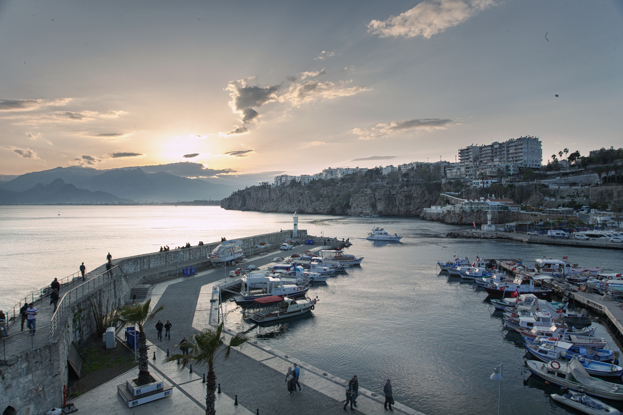 Sigma 10-20mm F3.5 EX DC HSM sample photo. Harbour photography