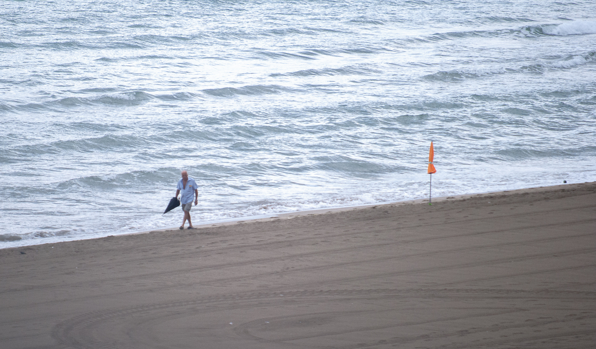 Nikon D3000 sample photo. Mm59a-1408 tvj sea umbrellas d3000 55-200 op photography