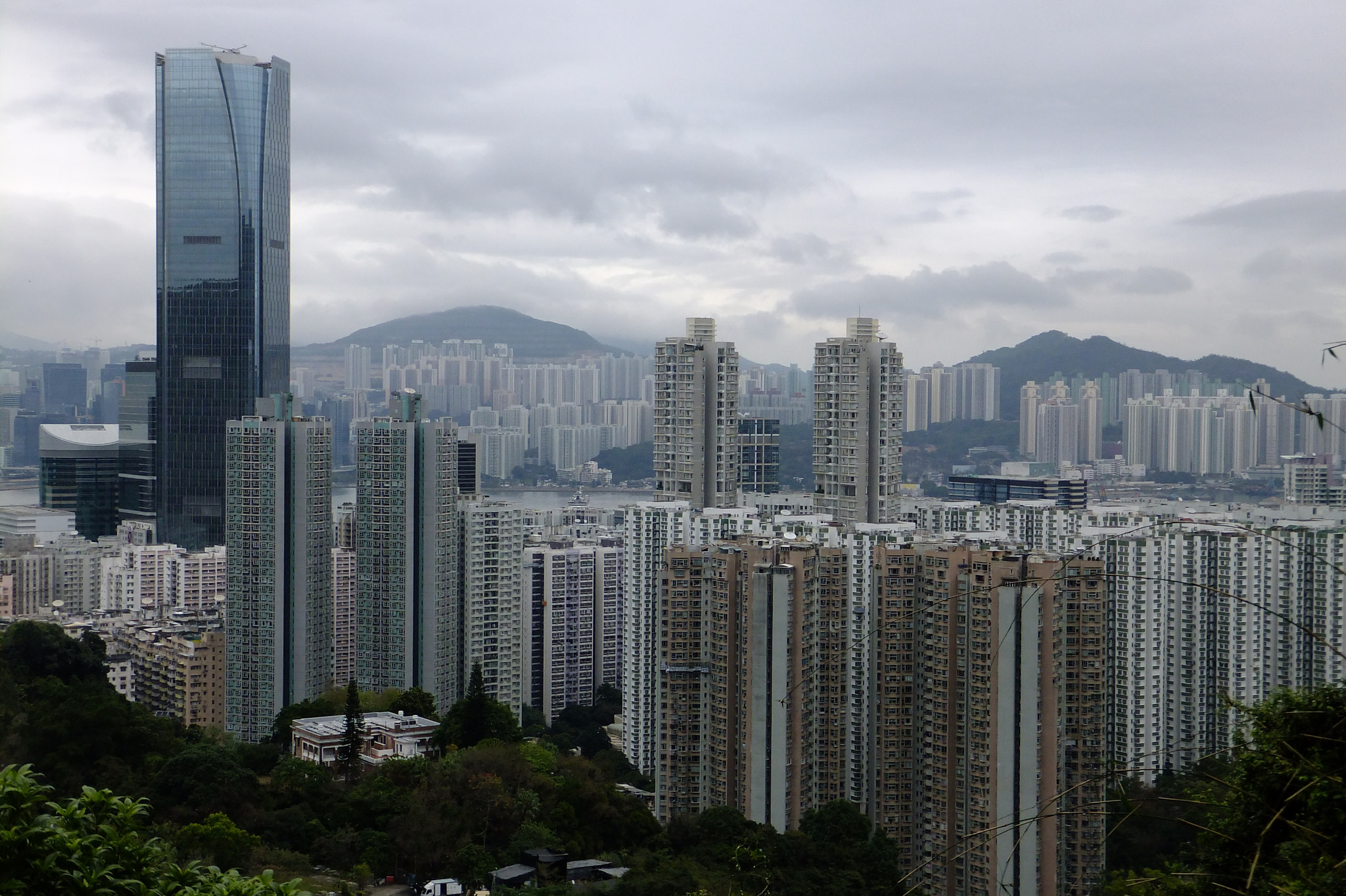 FujiFilm FinePix F300EXR (FinePix F305EXR) sample photo. Mt. parker road, quarry bay, hk photography