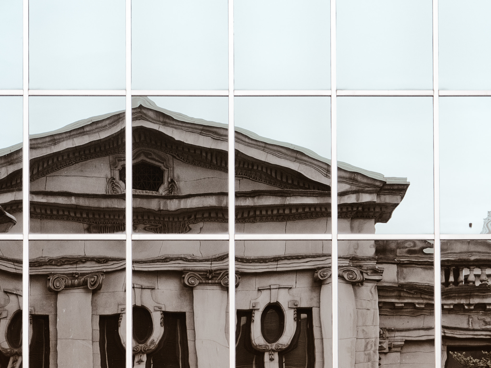 Panasonic Lumix DMC-GX7 sample photo. Reflections on neo-classicism photography
