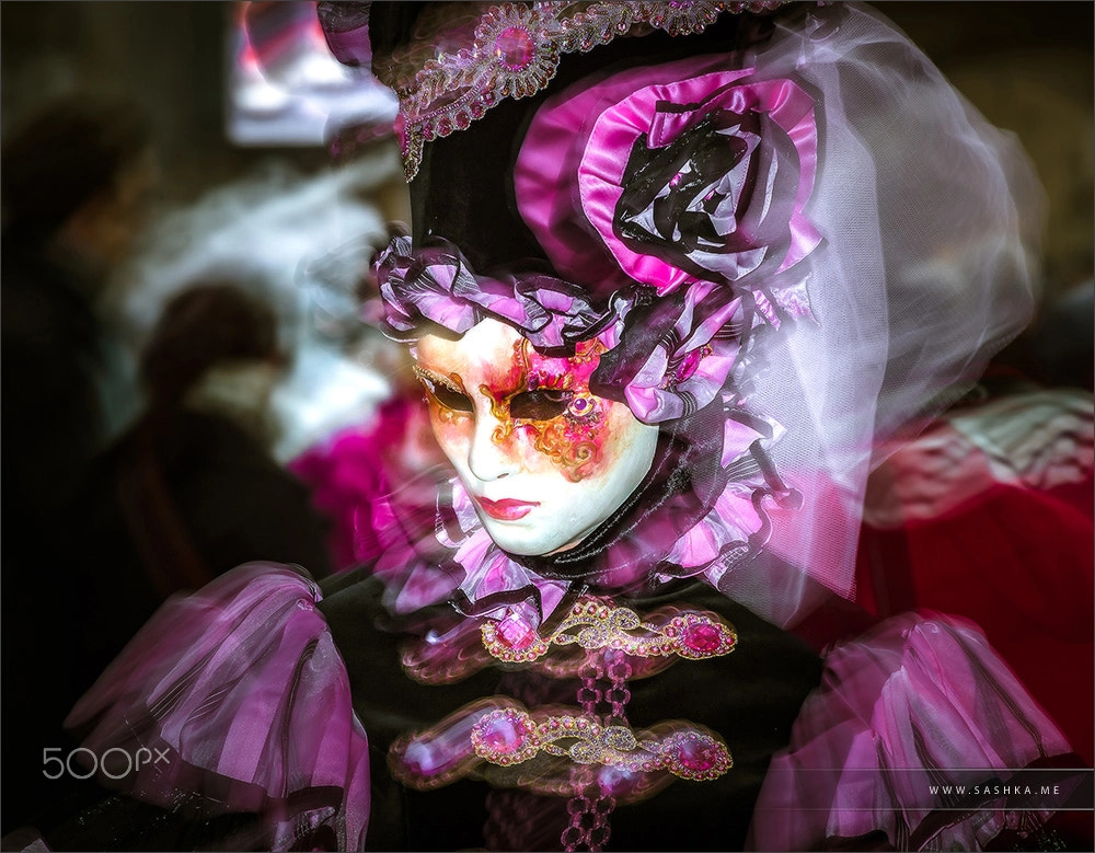 Sony a99 II + Minolta AF 80-200mm F2.8 HS-APO G sample photo. Rosheim, france: venetian carnival mask photography