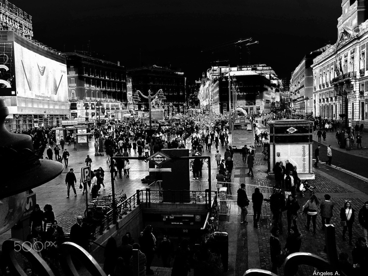 Olympus OM-D E-M5 sample photo. Puerta del sol - madrid photography