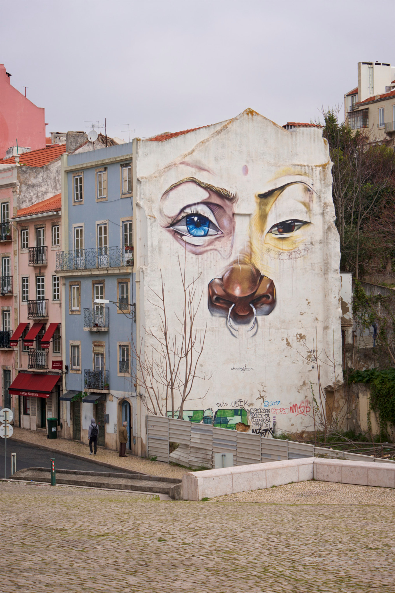 Sony a7R + Sony FE 24-240mm F3.5-6.3 OSS sample photo. Lisbon, portugal. photography