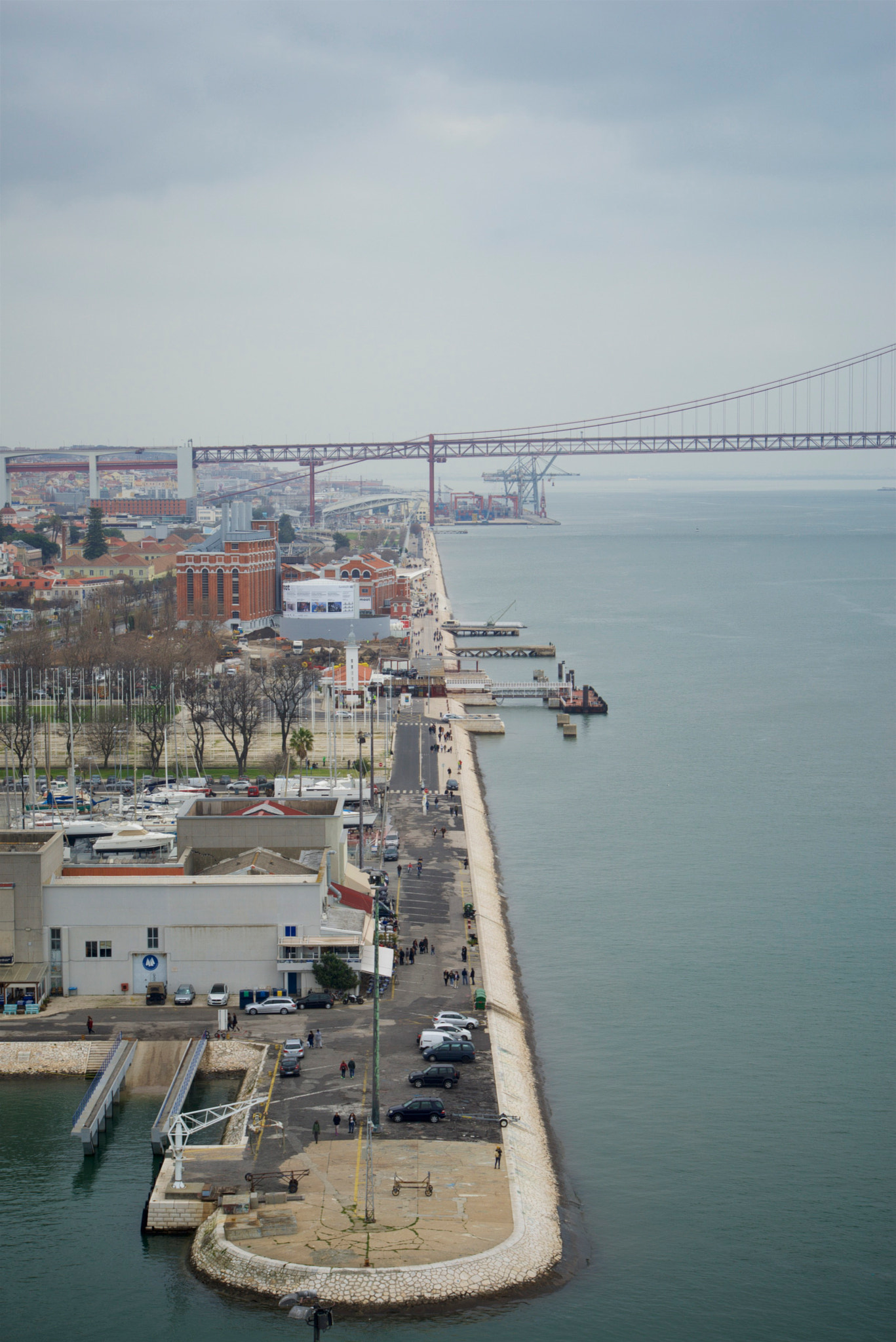 Sony a7R + Sony FE 24-240mm F3.5-6.3 OSS sample photo. Lisbon, portugal. photography