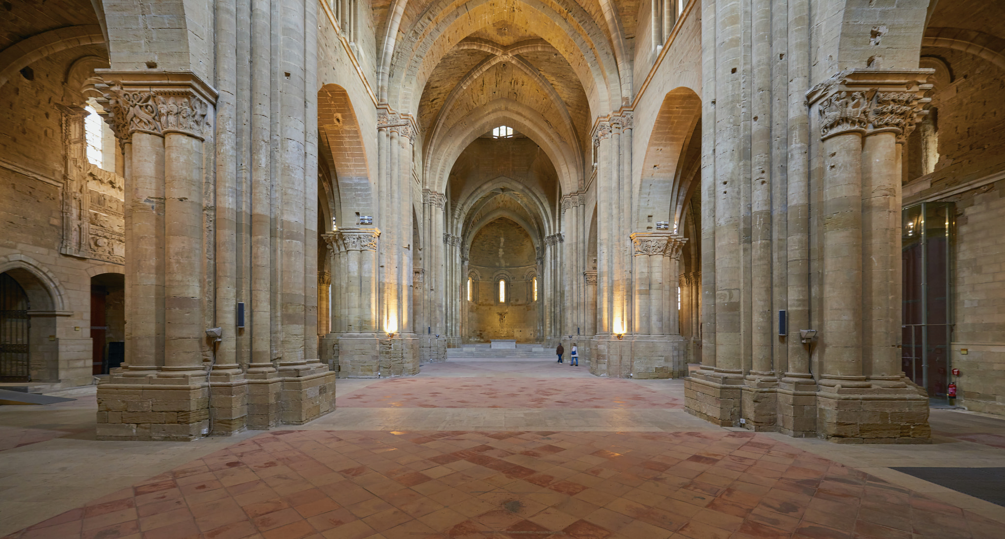 Nikon AF-S Nikkor 14-24mm F2.8G ED sample photo. La seu vella de lleida - iglesia photography