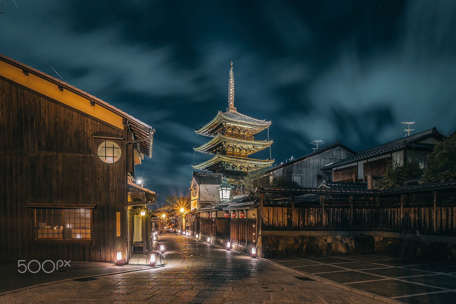 Sony a6300 + Sony E 10-18mm F4 OSS sample photo. Kyoto japan photography