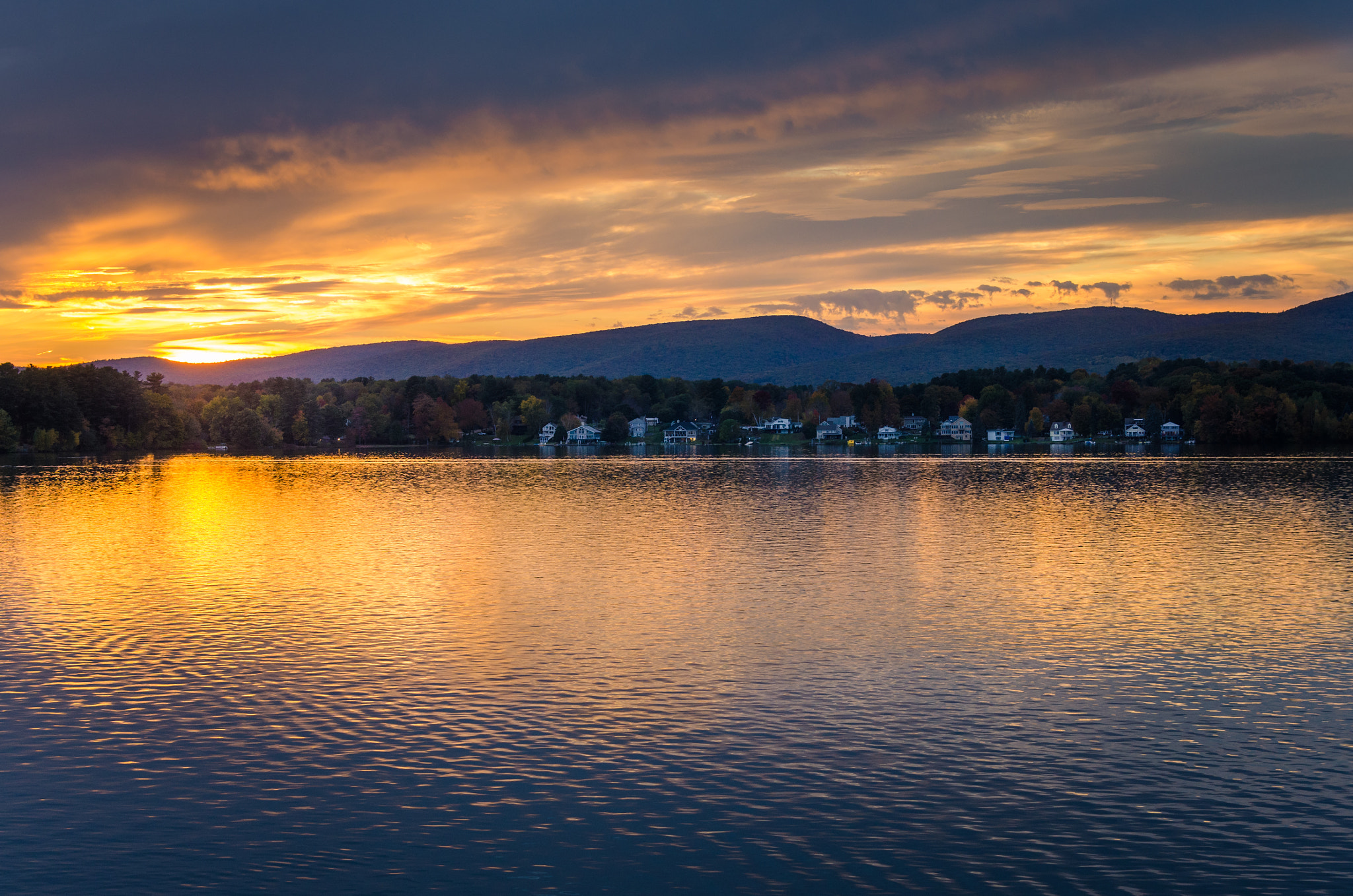 Nikon AF-S Nikkor 24-120mm F4G ED VR sample photo. Sunset over a mountain lake photography