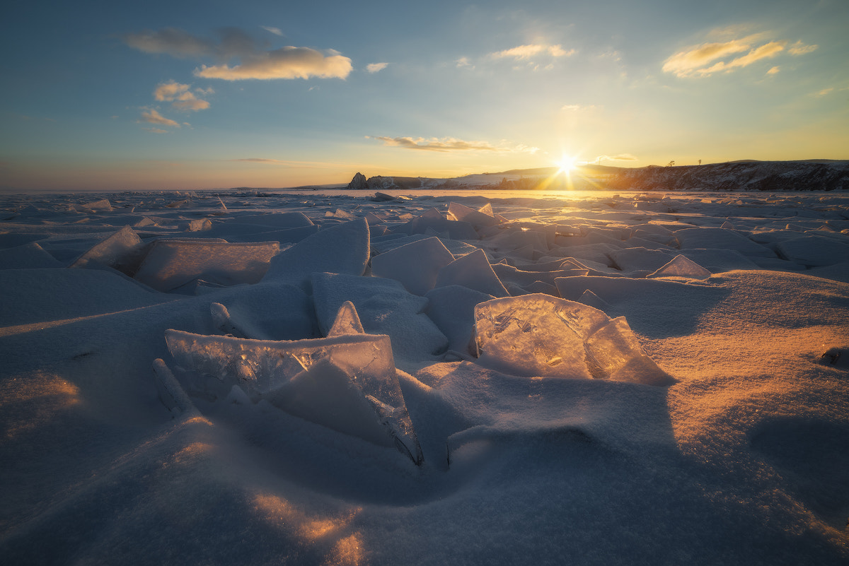 Samyang 14mm F2.8 ED AS IF UMC sample photo. Sunrise near the winter rock of shamanka photography