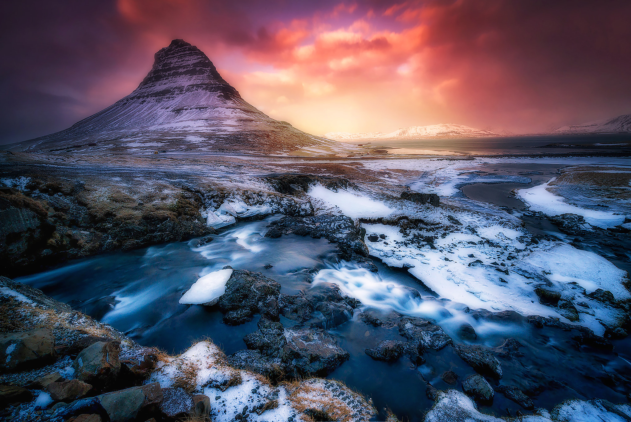 Nikon AF-S Nikkor 14-24mm F2.8G ED sample photo. Magic lights in kirkjufell photography