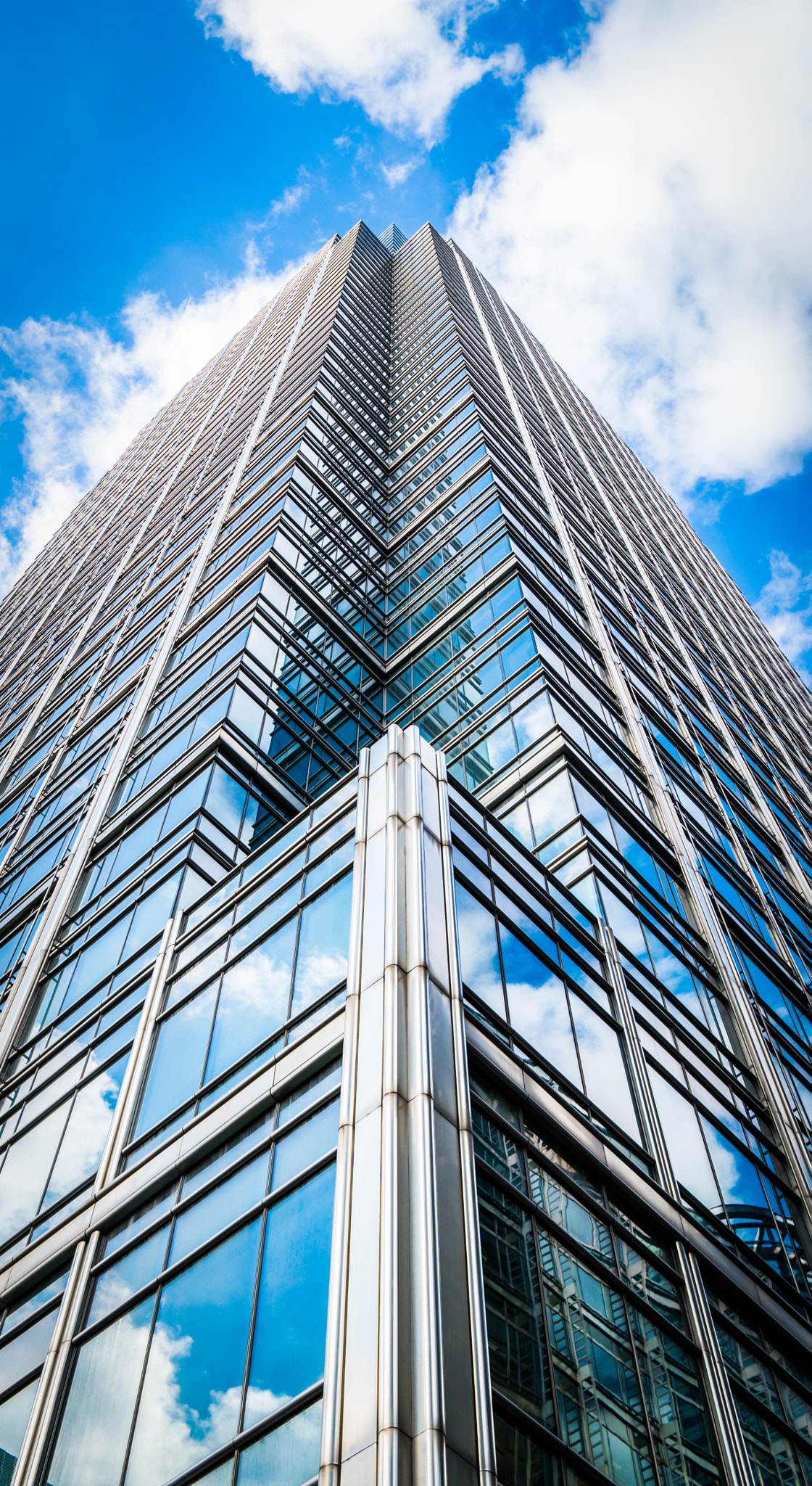 Sony a6300 + Sony Vario-Tessar T* E 16-70mm F4 ZA OSS sample photo. Blue tower photography