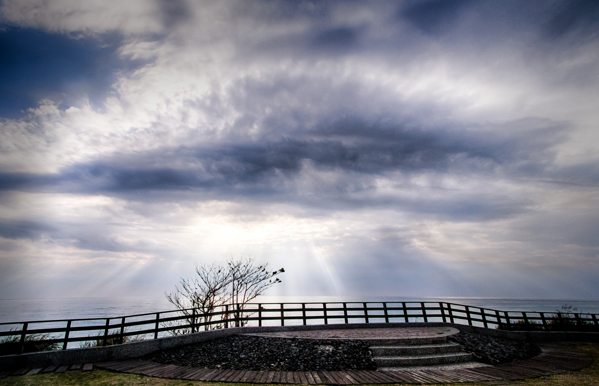 Canon EF-S 10-22mm F3.5-4.5 USM sample photo. 沐浴在聖光之下，bathed in sunlight, 20150125 photography