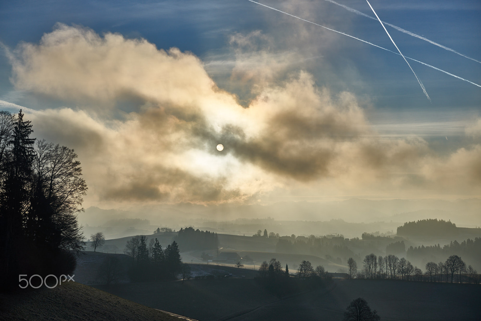 Sony a7R II + Sony Sonnar T* FE 55mm F1.8 ZA sample photo. Morning sun above the "lueg" photography