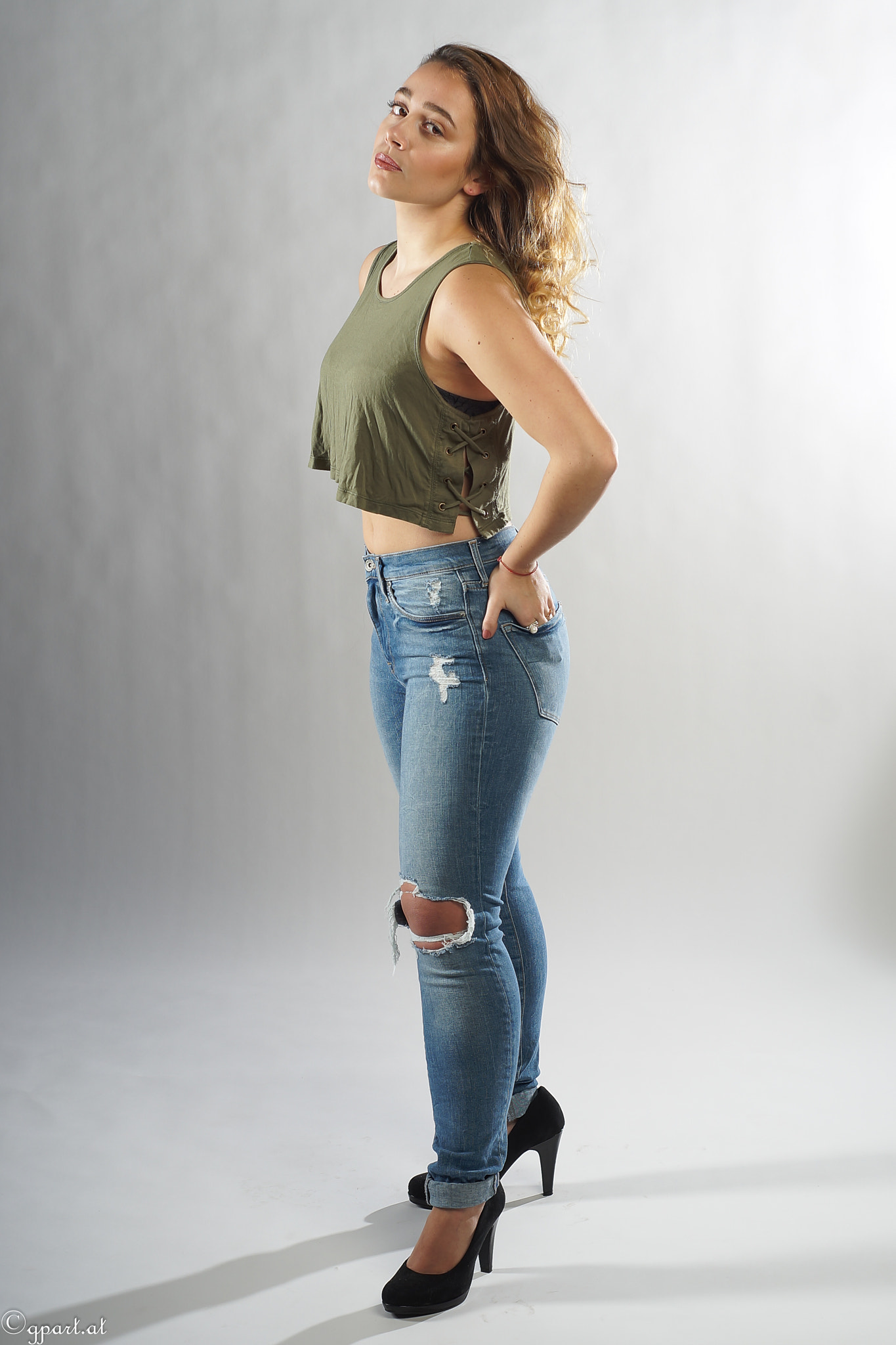 Sony a99 II sample photo. Bella carlotta - jeans + shirt photography