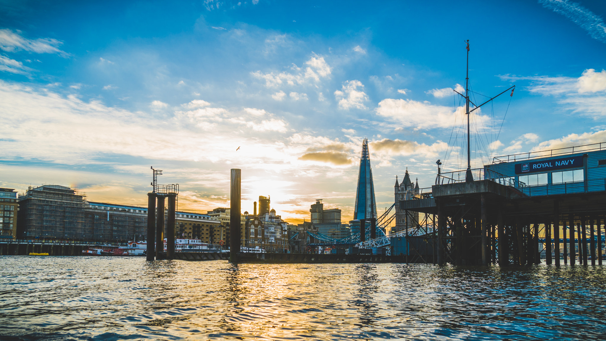 Sony a6300 + Sony Vario-Tessar T* E 16-70mm F4 ZA OSS sample photo. Thames riverside photography