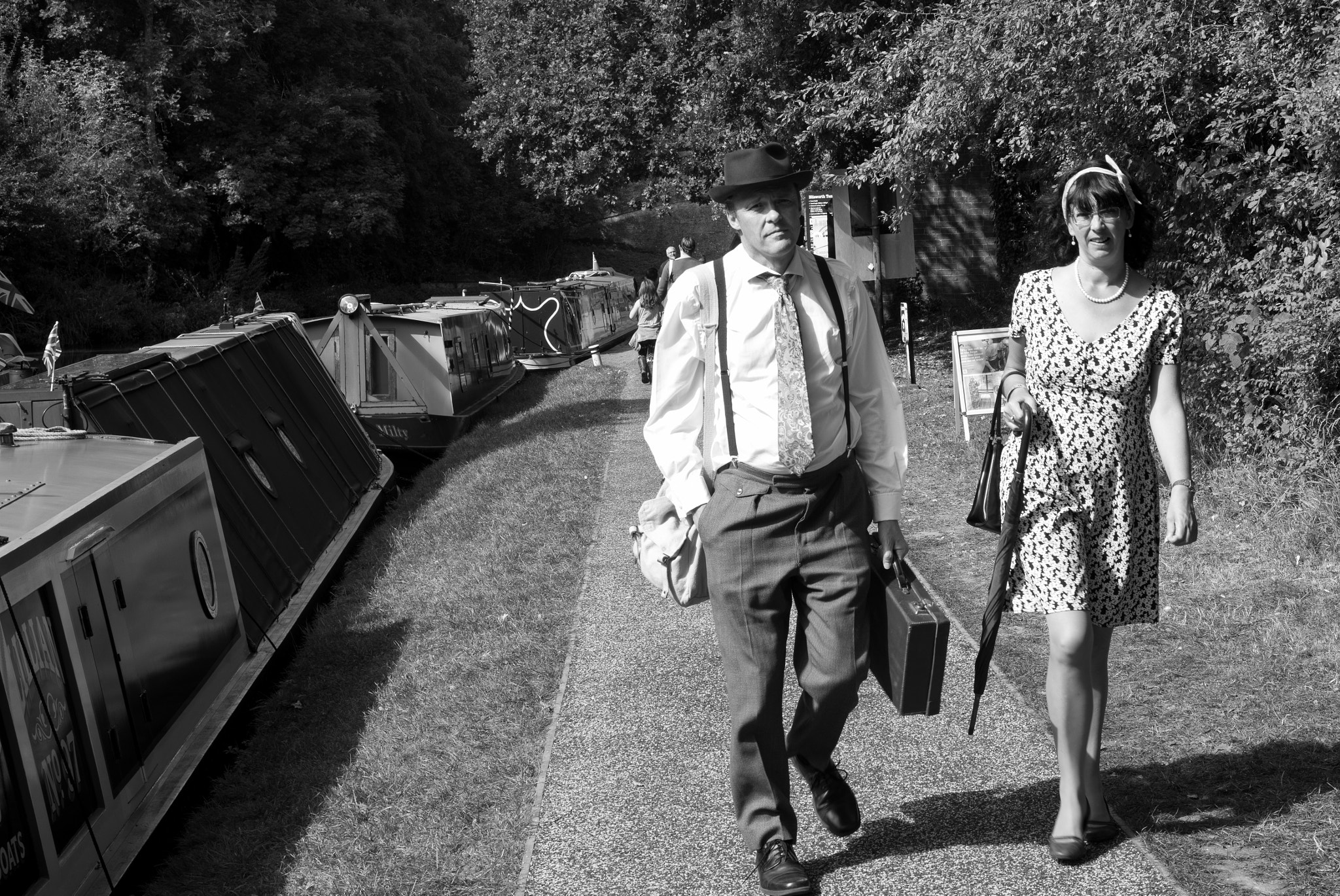 Summicron-M 1:2/50 sample photo. Canal stroll photography