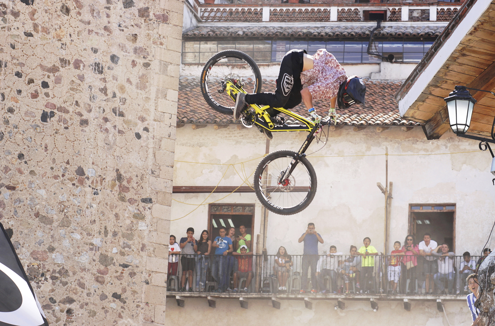 Minolta/Sony AF 70-200mm F2.8 G sample photo. Downhill   taxco photography