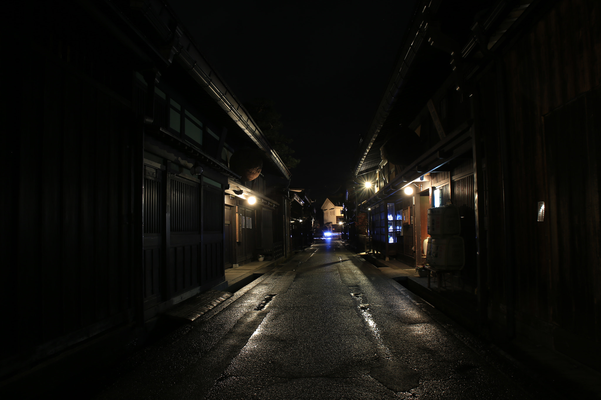 Canon EOS 6D + Canon EF 28-105mm f/3.5-4.5 USM sample photo. Takayama old town at night photography