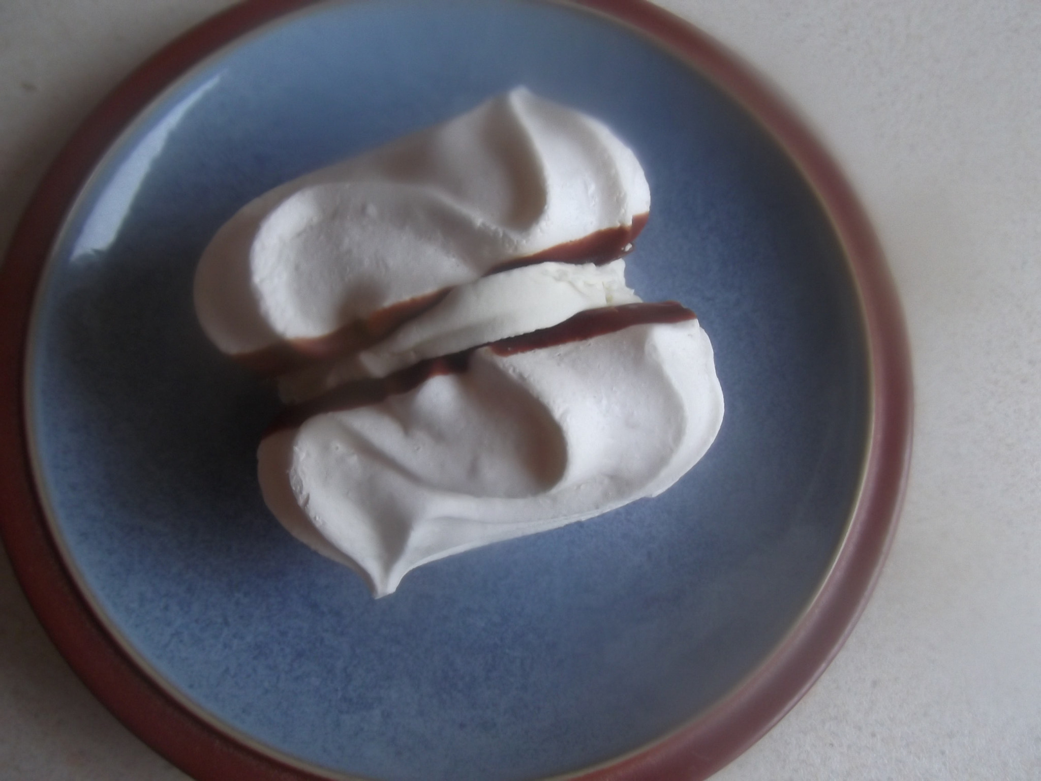 Fujifilm FinePix T350 sample photo. Fresh cream meringues photography