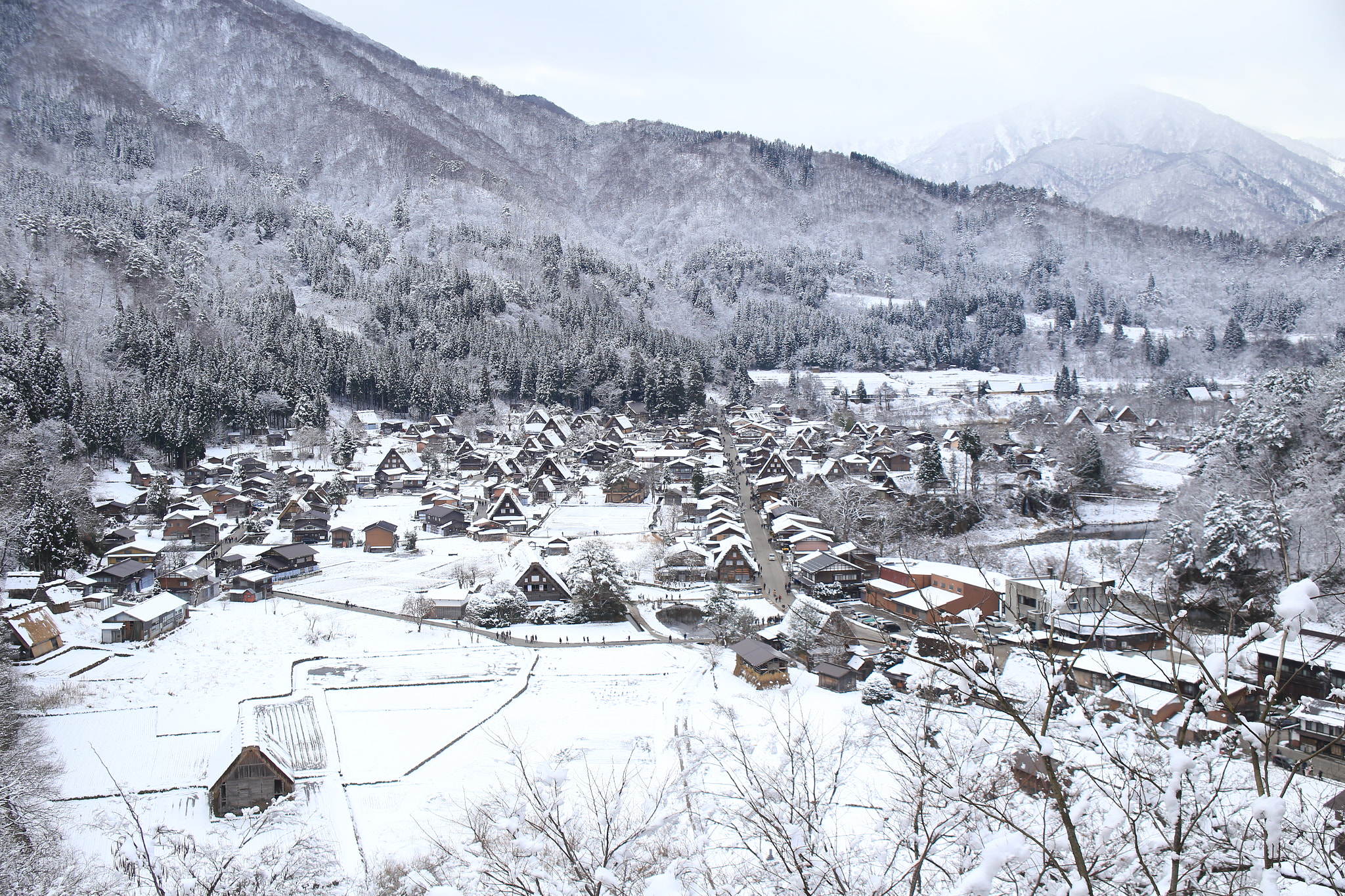 Canon EF 28-105mm f/3.5-4.5 USM sample photo. Shirakawa from the mountainside photography
