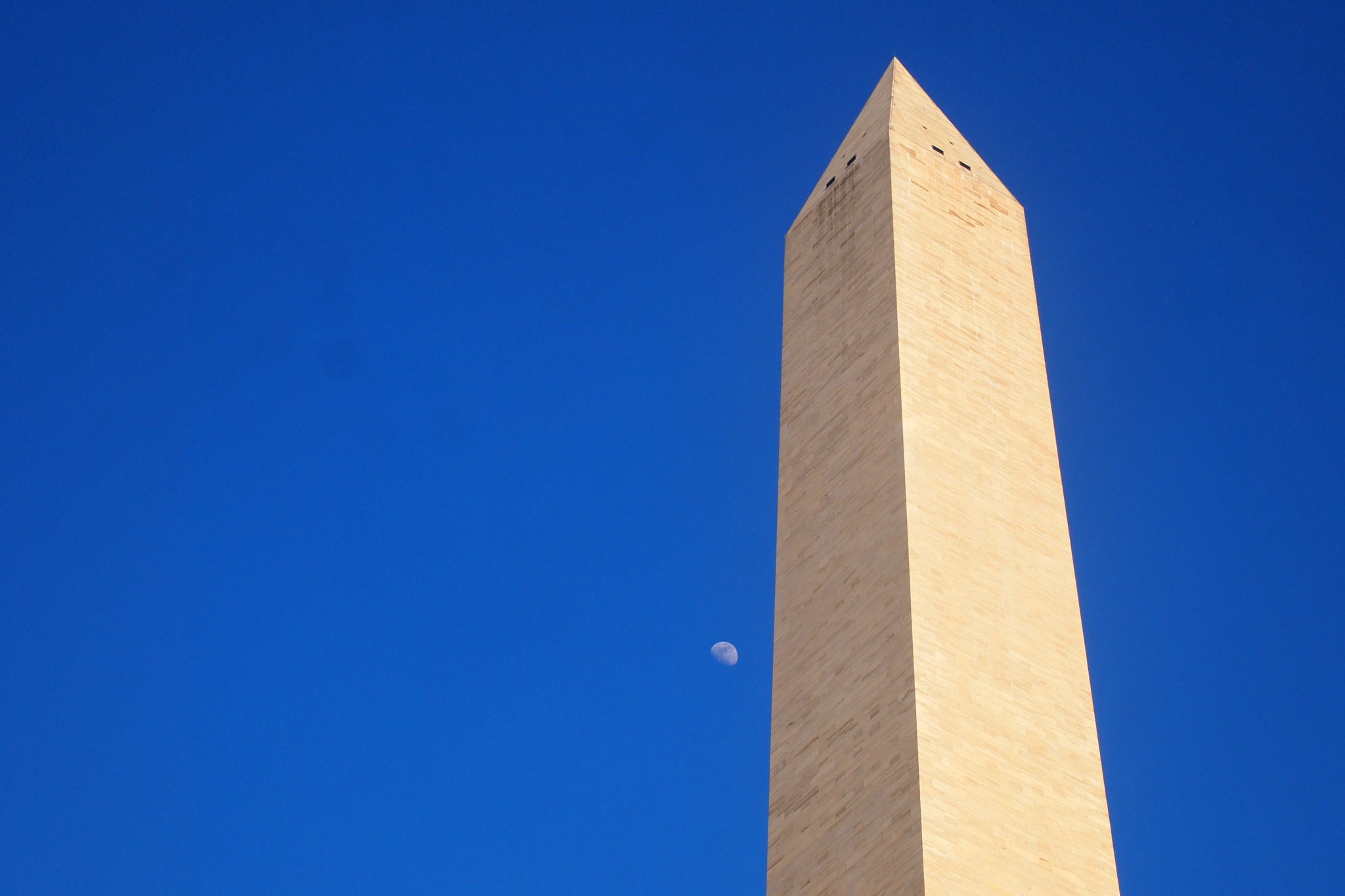 Olympus PEN E-PL1 sample photo. Washington monument and the moon photography