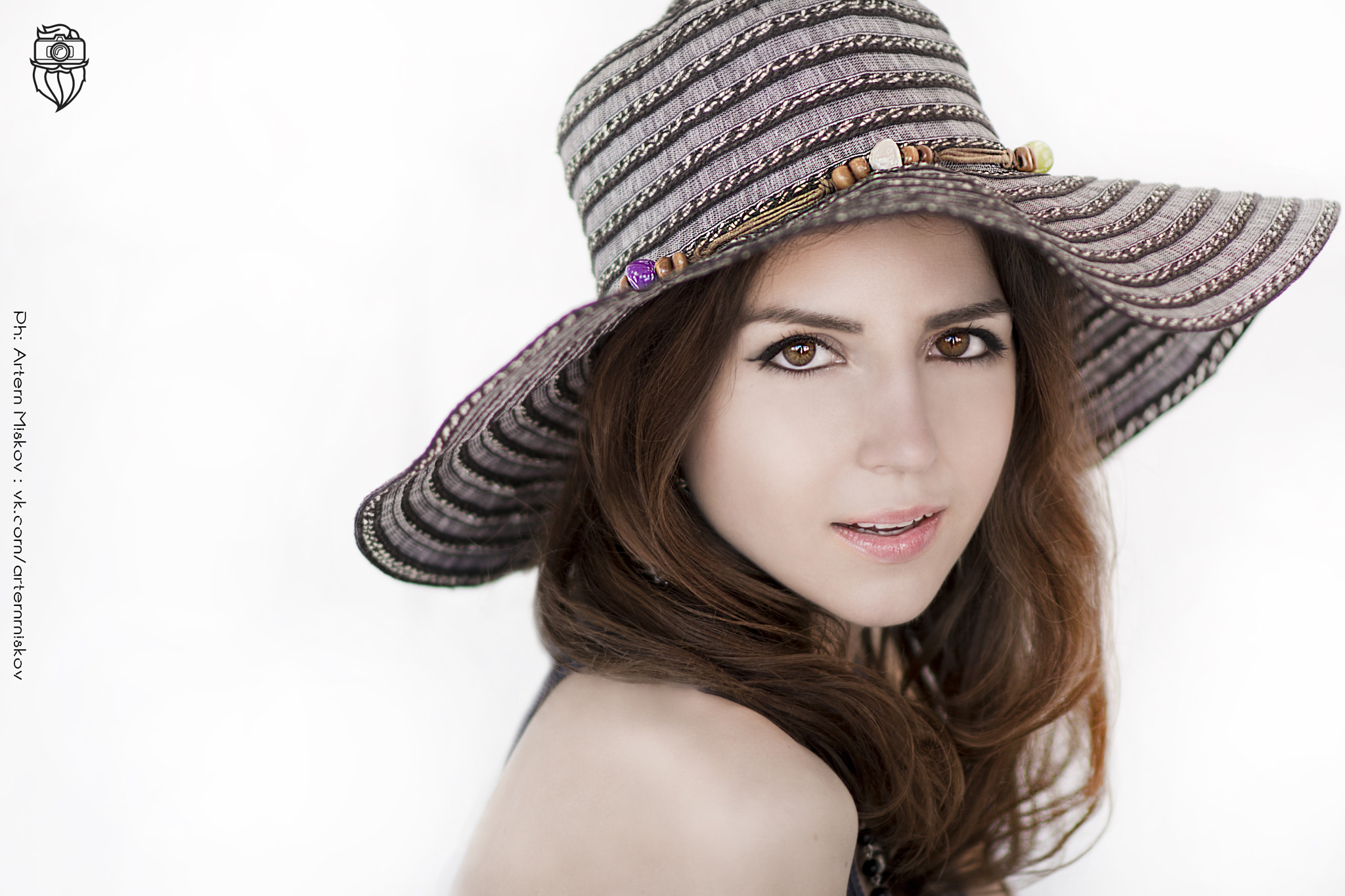 Nikon D5200 + Nikon AF-S Nikkor 85mm F1.8G sample photo. Tanya in summer hat ;) photography