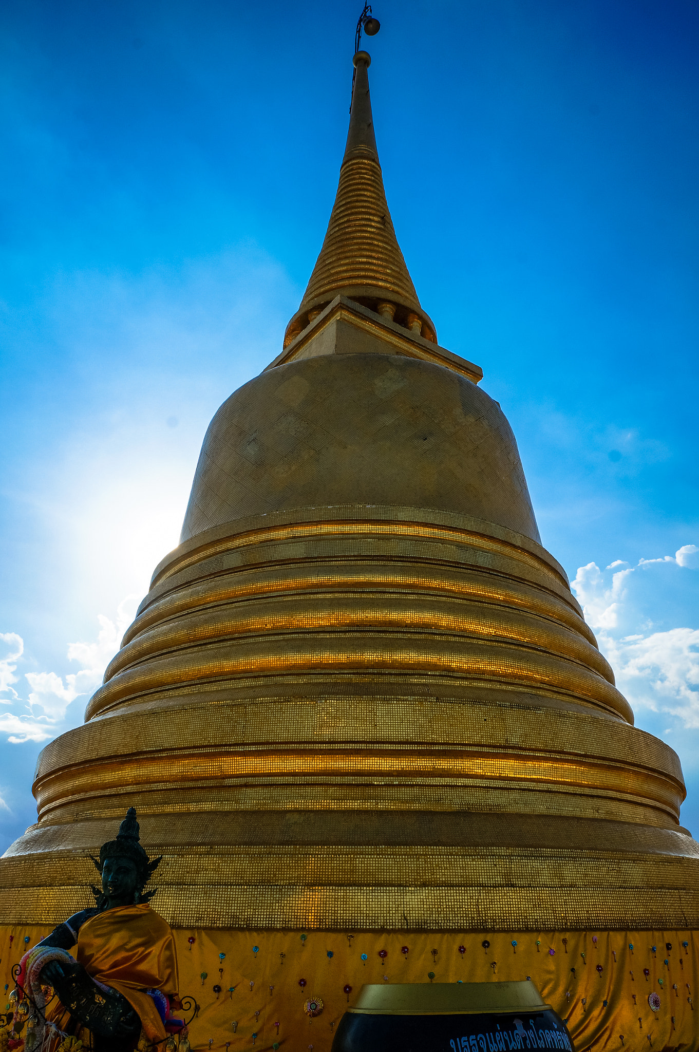 Tamron 18-200mm F3.5-6.3 Di III VC sample photo. Mount gold photography