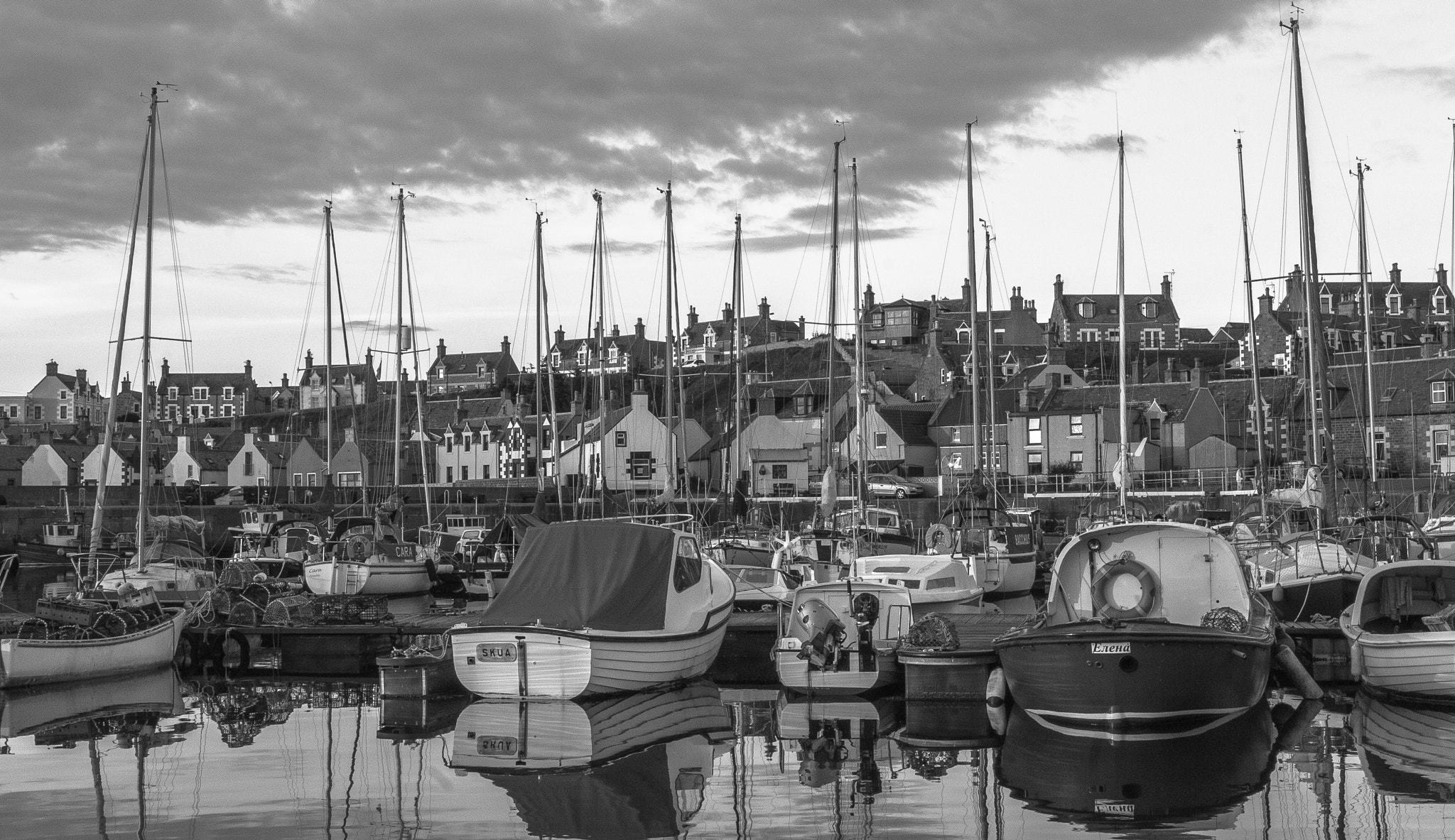 Canon EOS 60D + Canon EF 17-40mm F4L USM sample photo. Findochty harbour photography