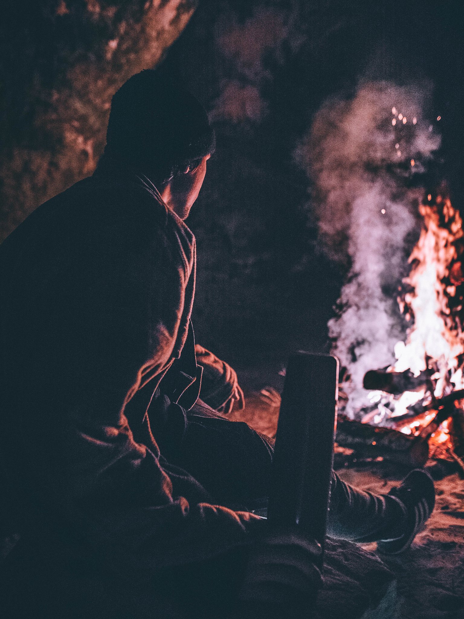 .64x Metabones 18-35/1.8 sample photo. Around the fire photography