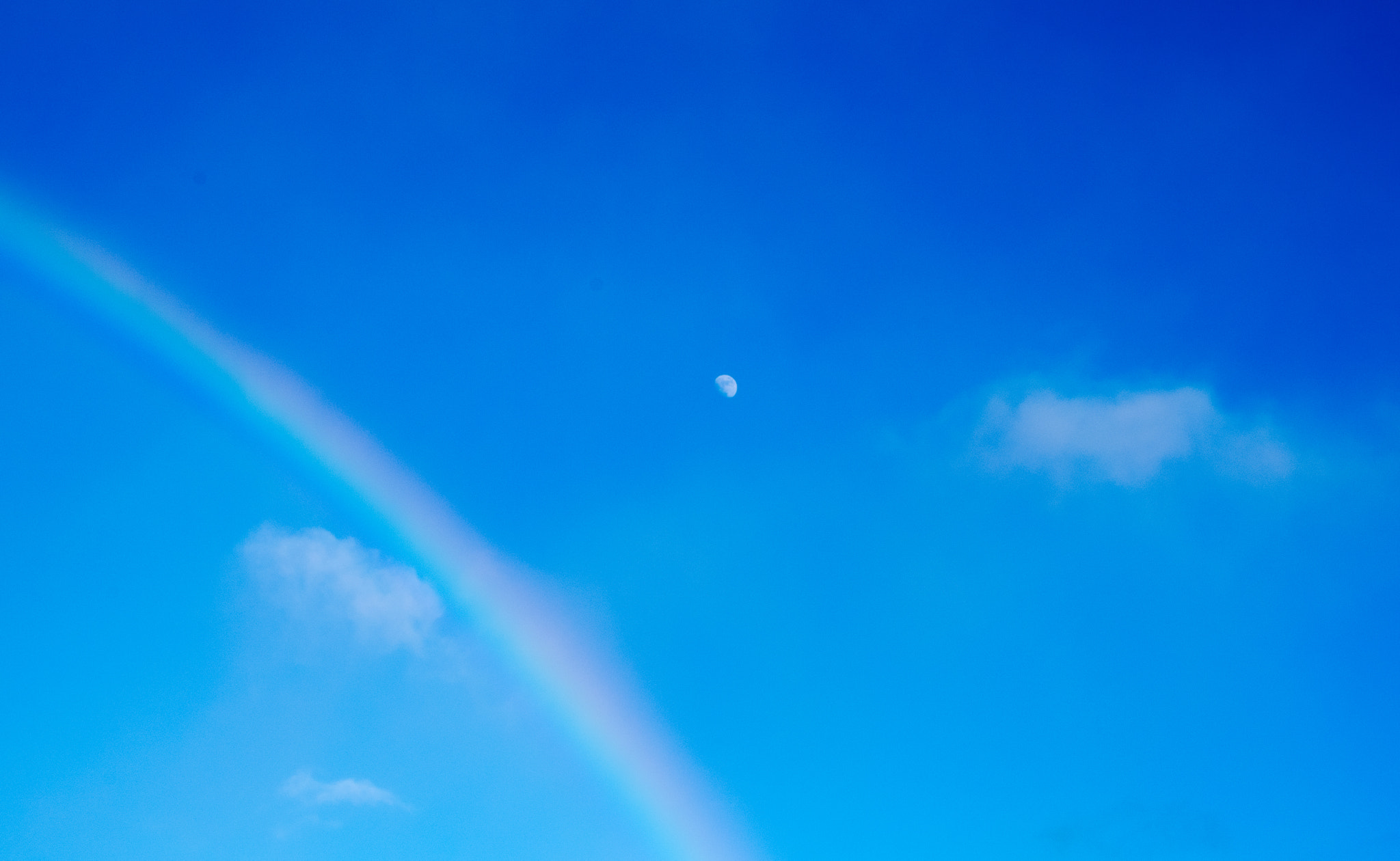 Pentax K-1 + Pentax smc DA 18-270mm F3.5-6.3 ED SDM sample photo. The moon and the rainbow photography