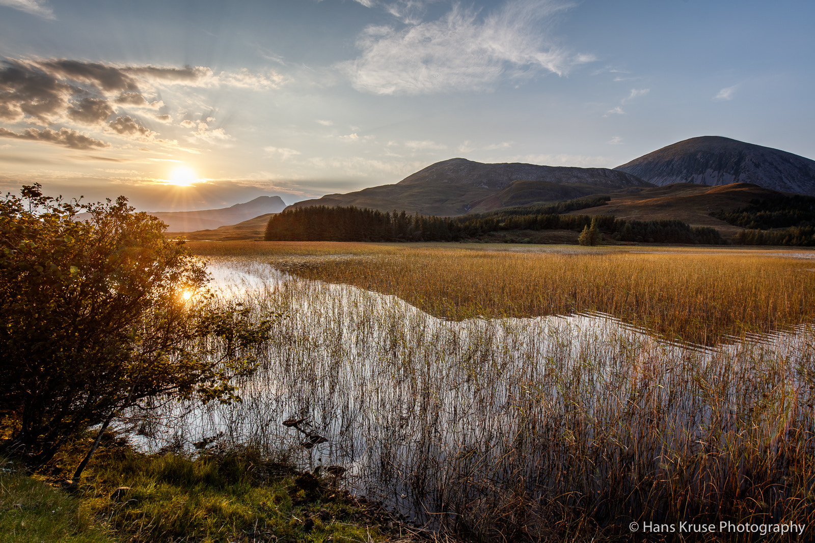 Canon EOS 5DS R + Canon EF 16-35mm F4L IS USM sample photo. Sun is low over the loch photography