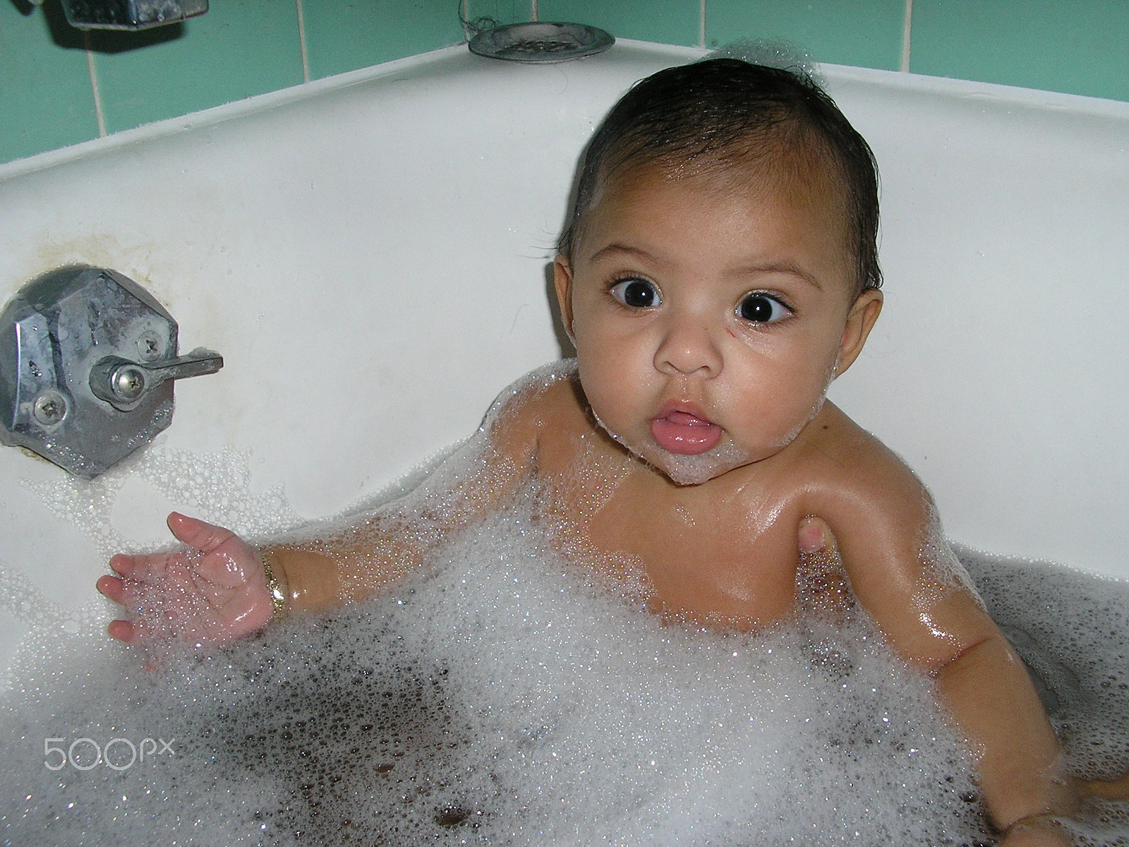 Olympus X100,D540Z,C310Z sample photo. Cute baby bubble bath photography