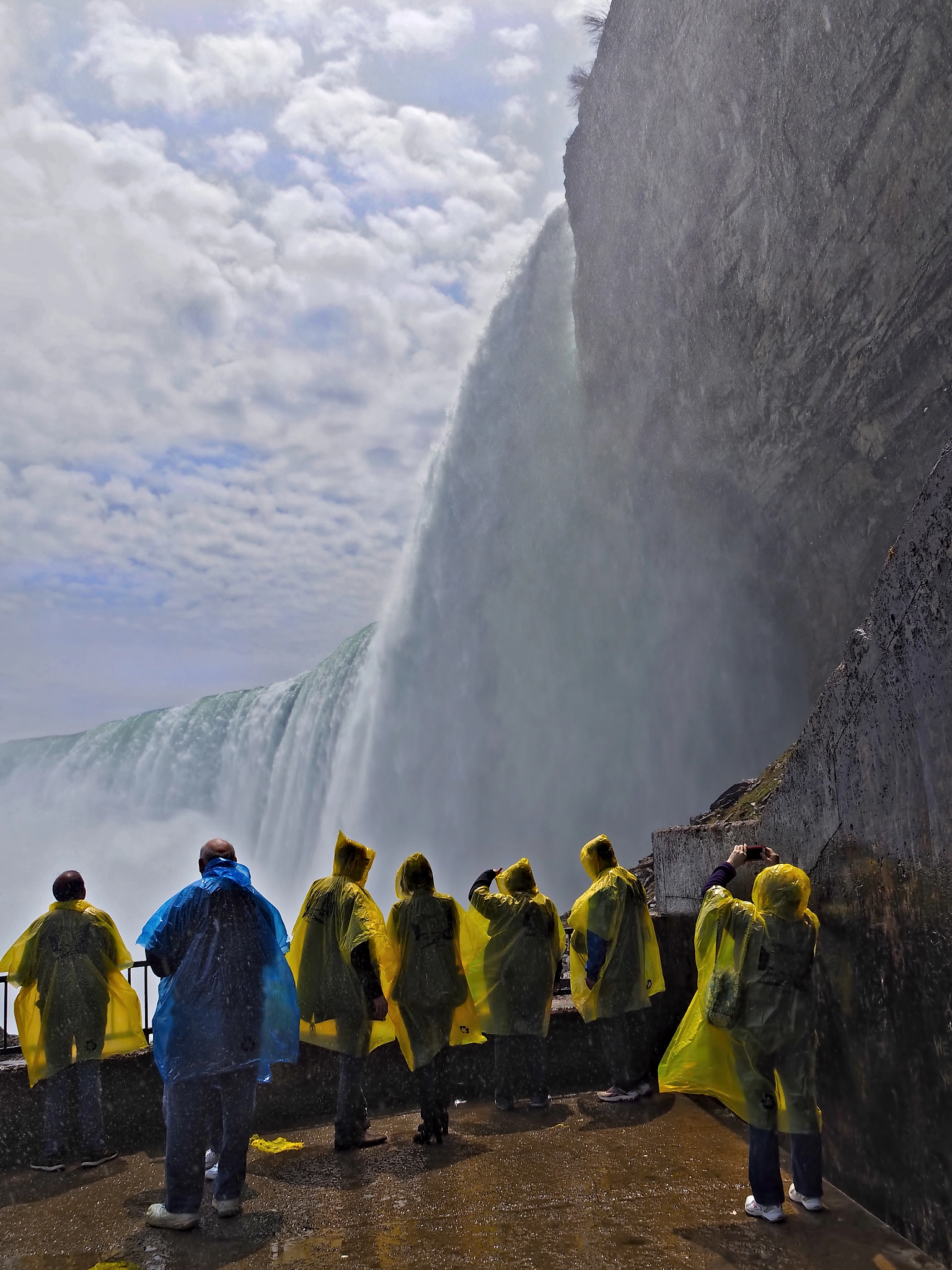 Olympus OM-D E-M1 sample photo. Niagra town and falls in canada photography