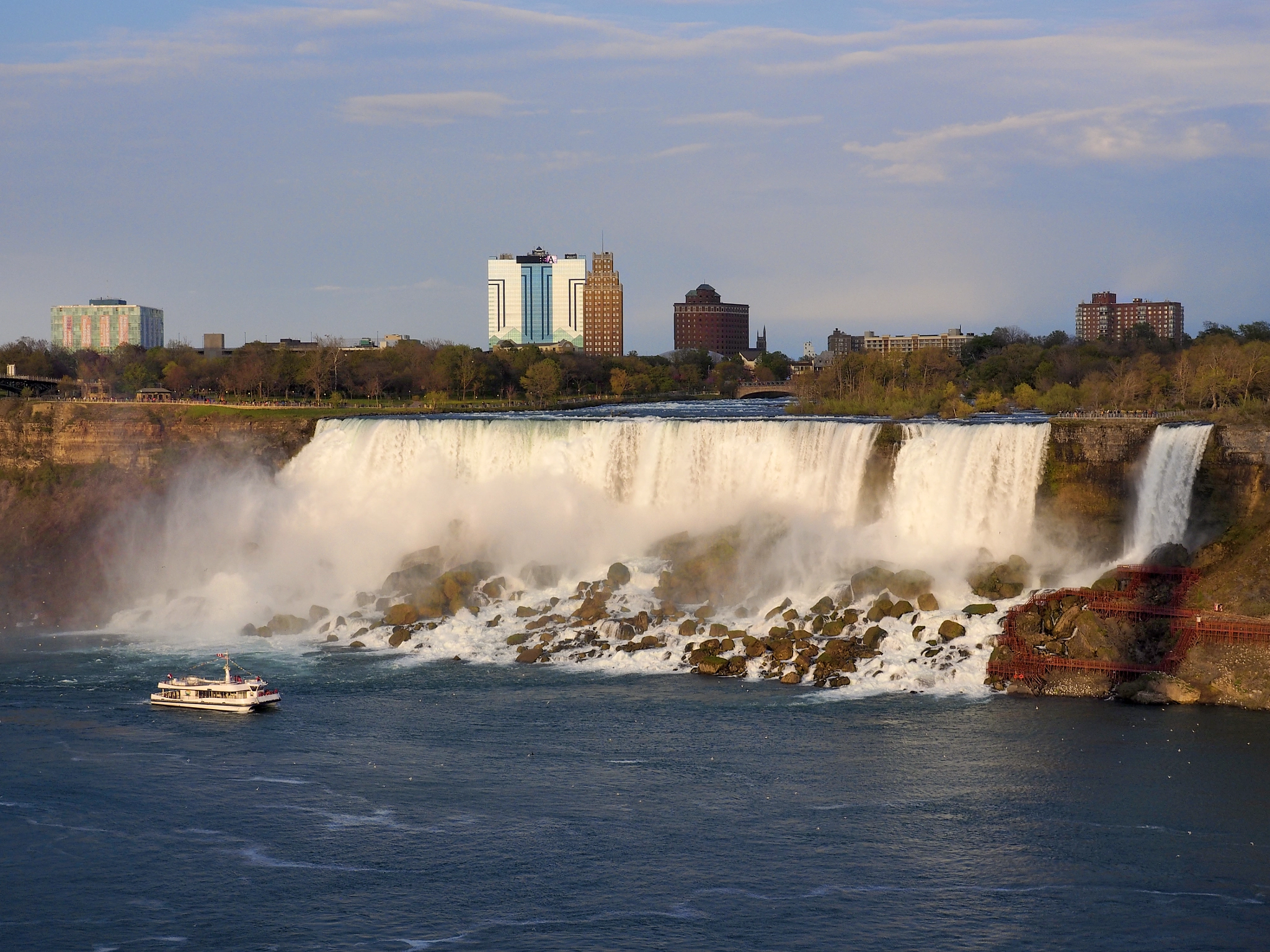 Olympus OM-D E-M1 sample photo. Niagra town and falls in canada photography