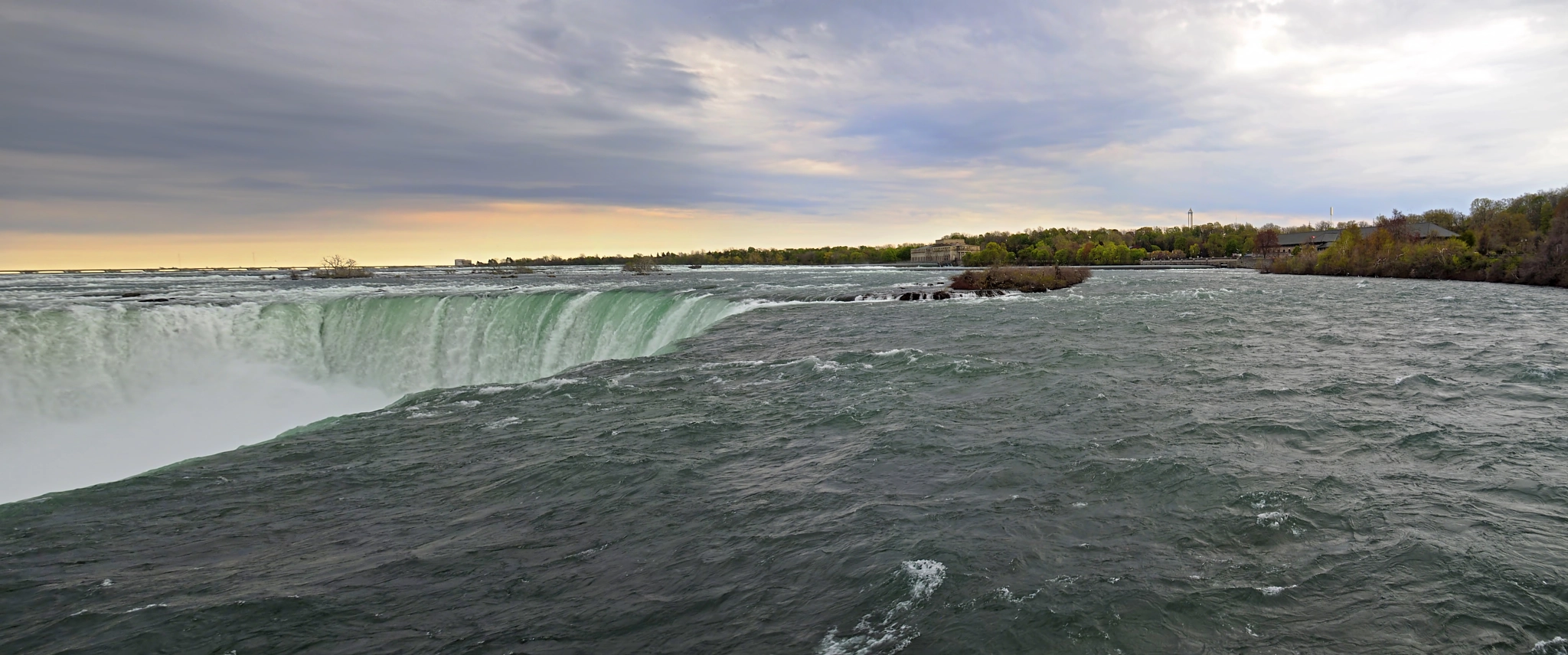 Olympus OM-D E-M1 sample photo. Niagra town and falls in canada photography