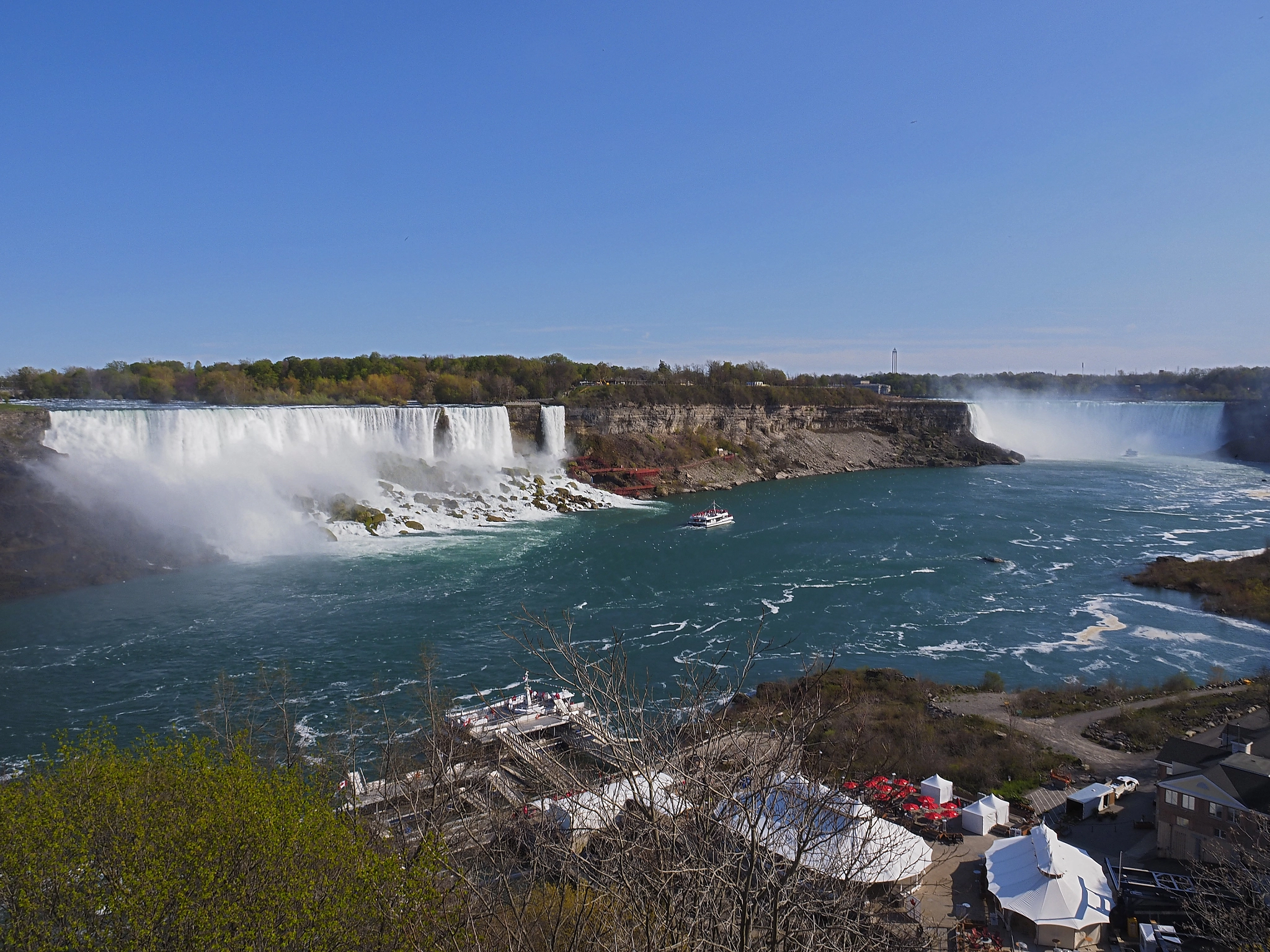 Olympus OM-D E-M1 sample photo. Niagra town and falls in canada photography