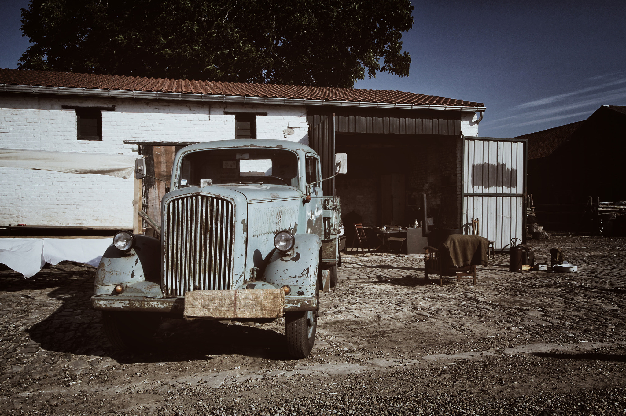 Sigma 8-16mm F4.5-5.6 DC HSM sample photo. Old truck photography