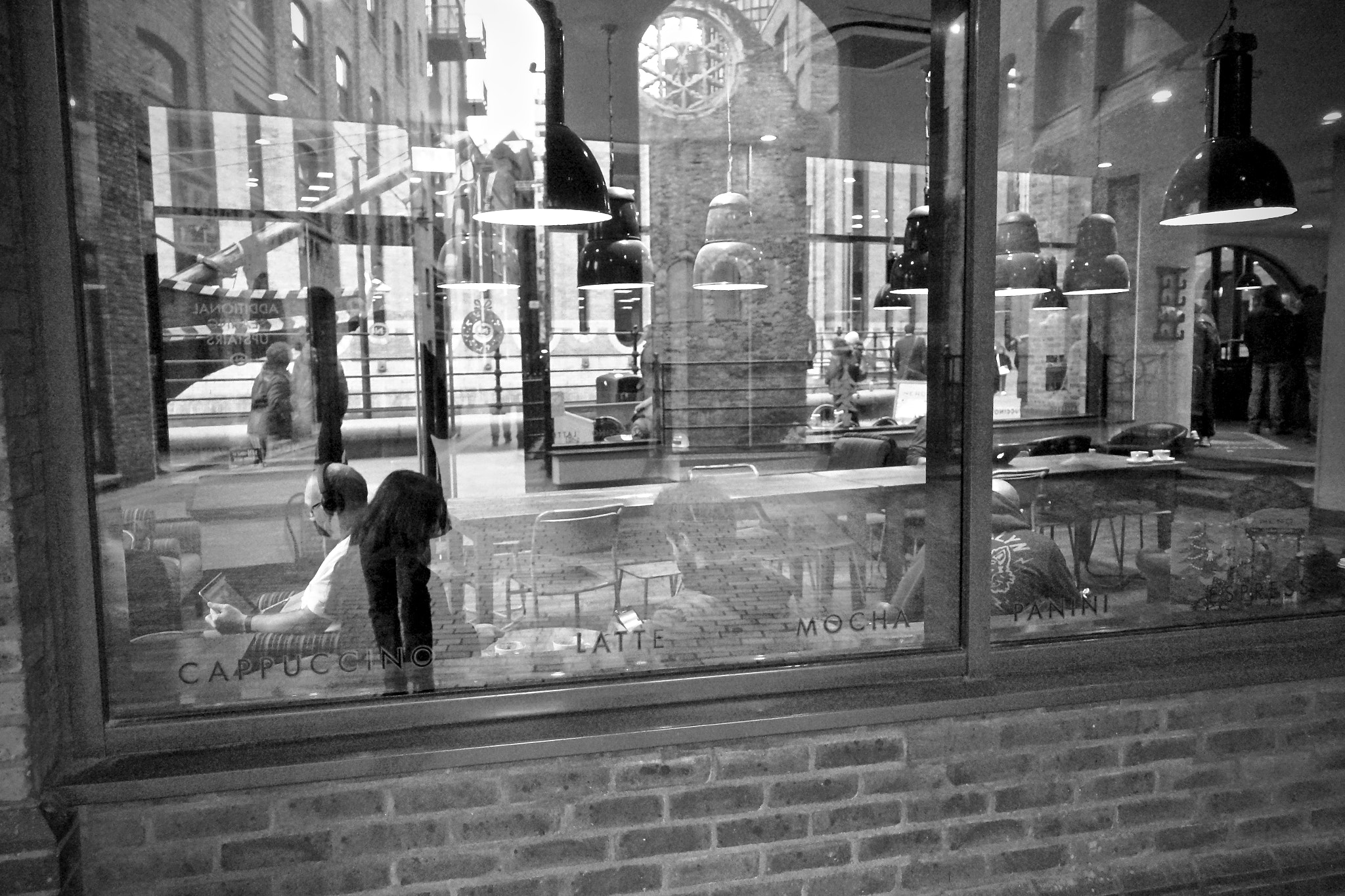 Sony Cyber-shot DSC-RX100 IV + Sony 24-70mm F1.8-2.8 sample photo. Pickfords wharf, london, uk. photography